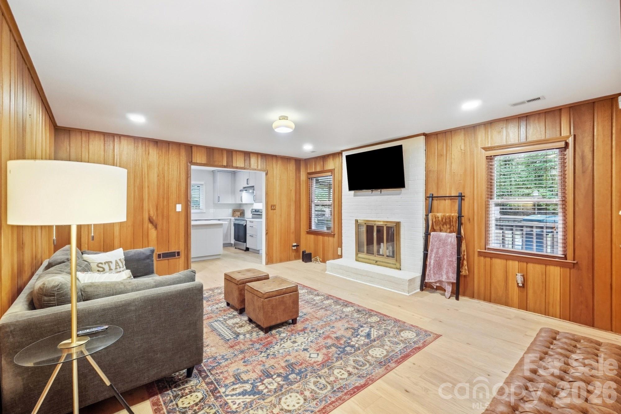 1814 Summerhill Drive Property Photo 16