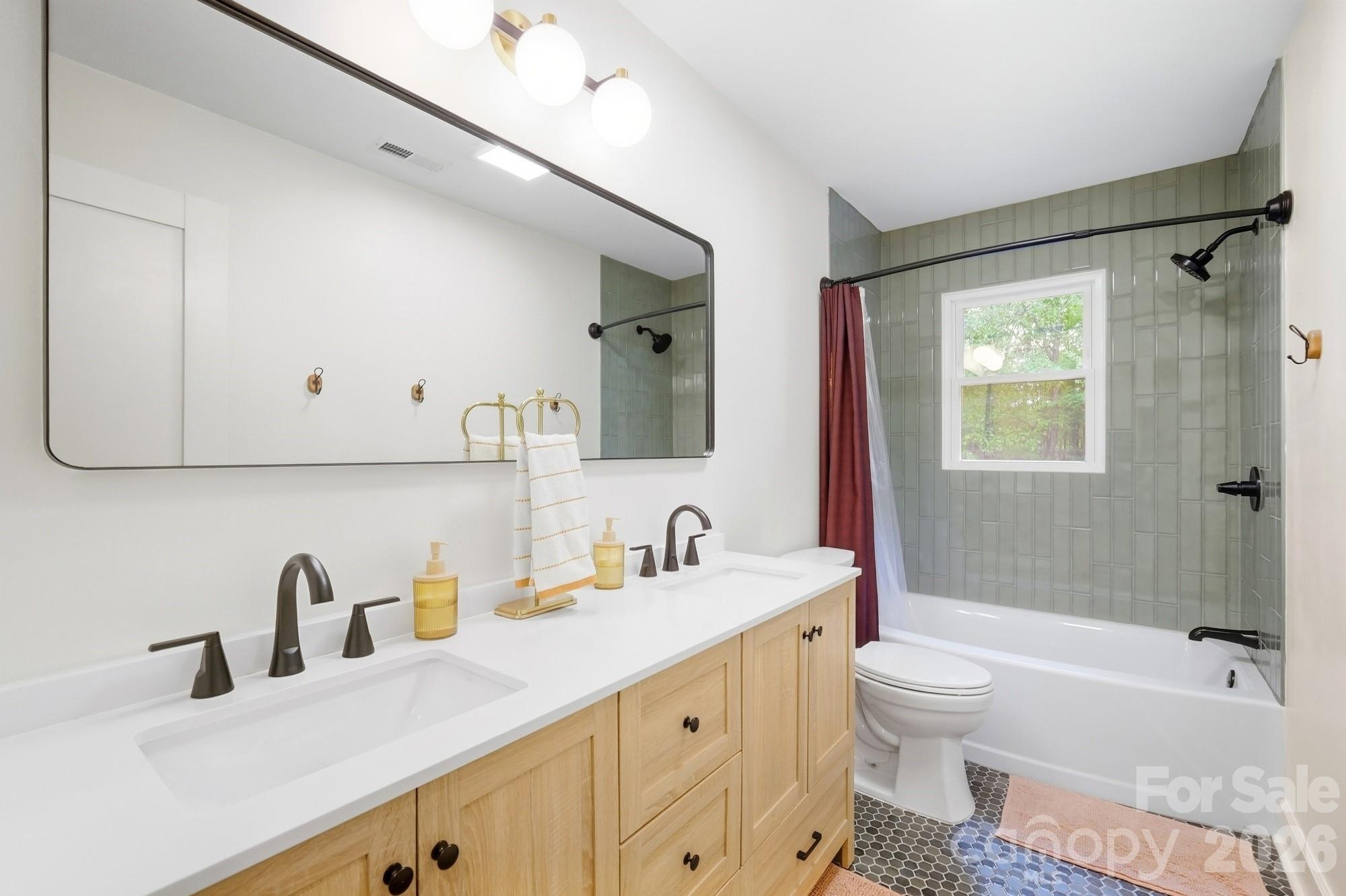 1814 Summerhill Drive Property Photo 25