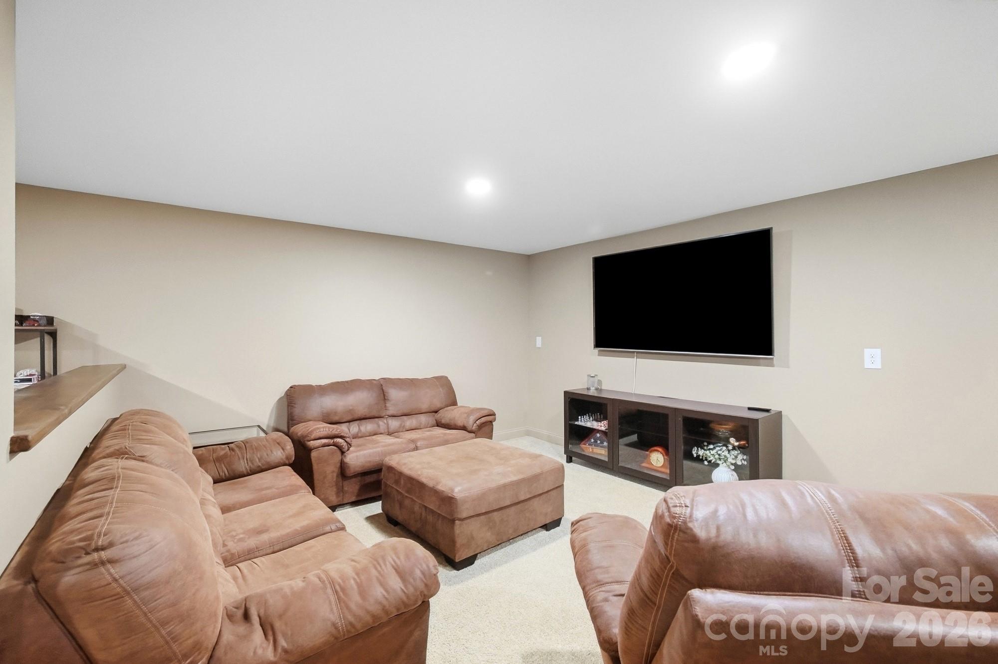 1814 Summerhill Drive Property Photo 30