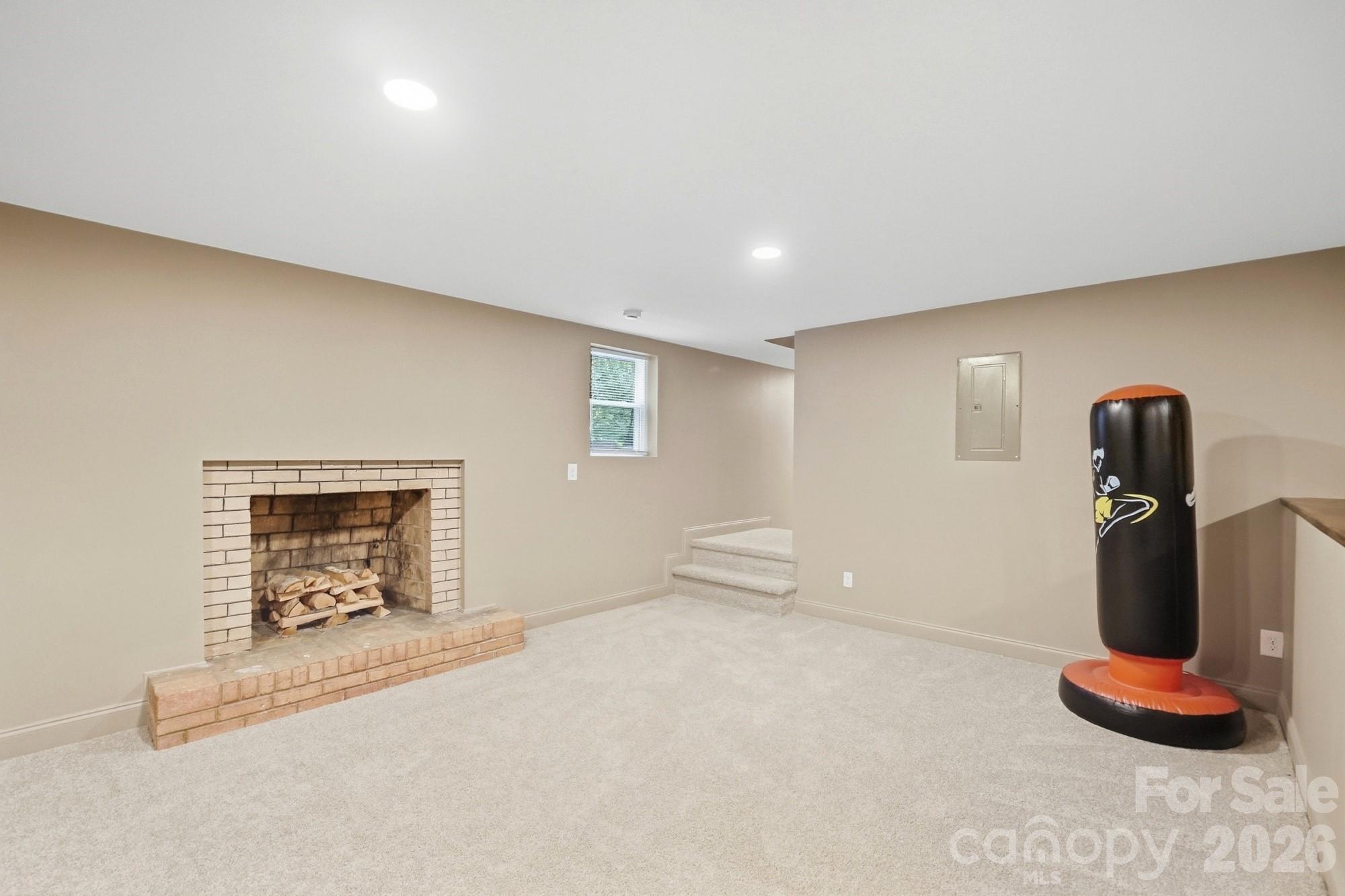 1814 Summerhill Drive Property Photo 32
