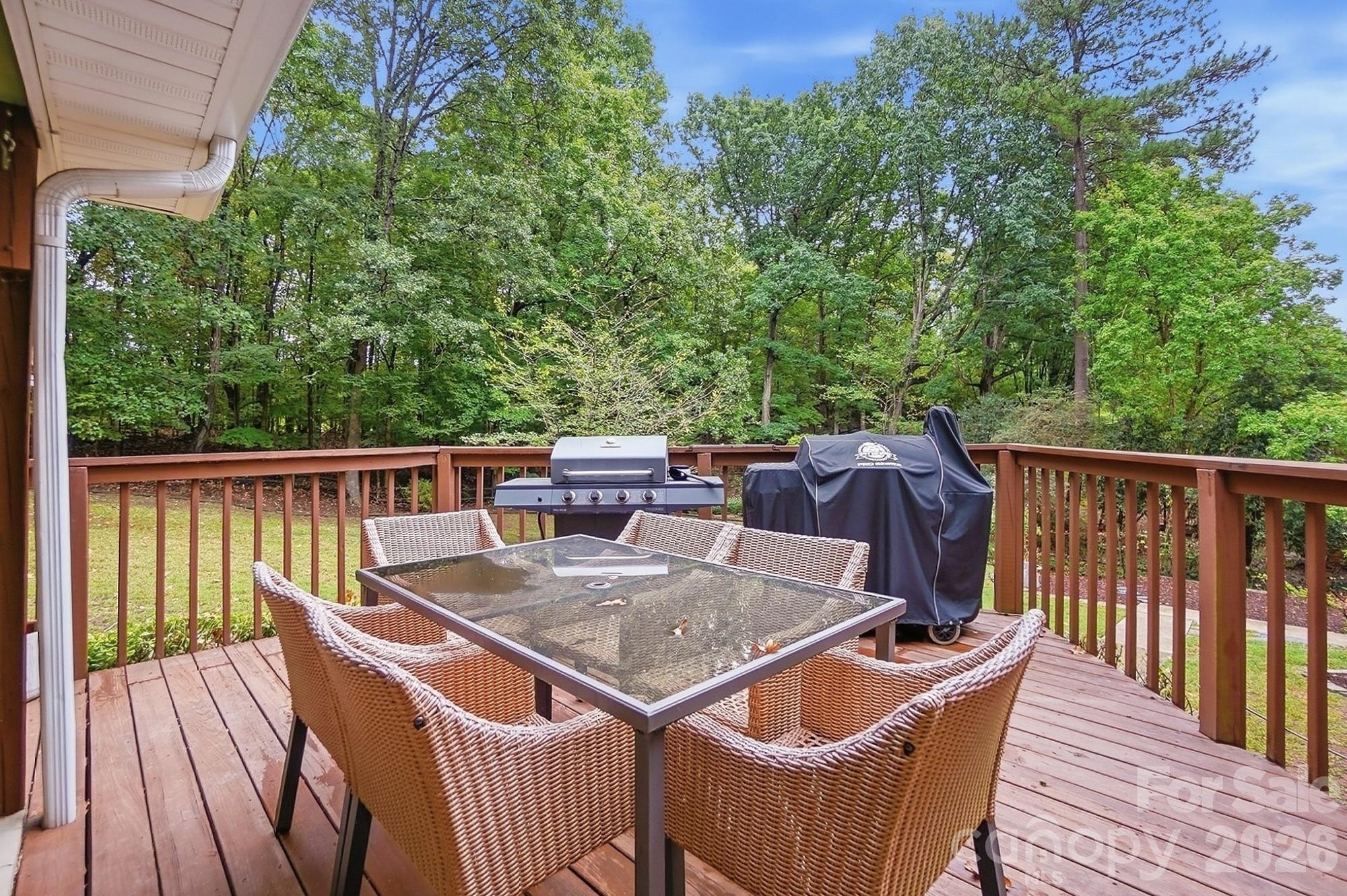 1814 Summerhill Drive Property Photo 41