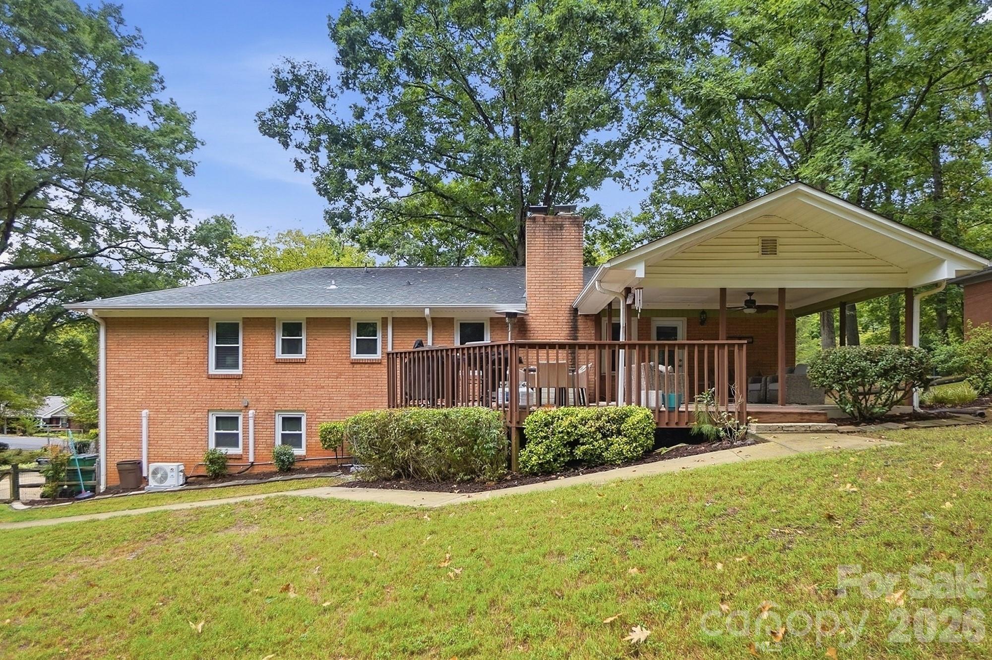 1814 Summerhill Drive Property Photo 45