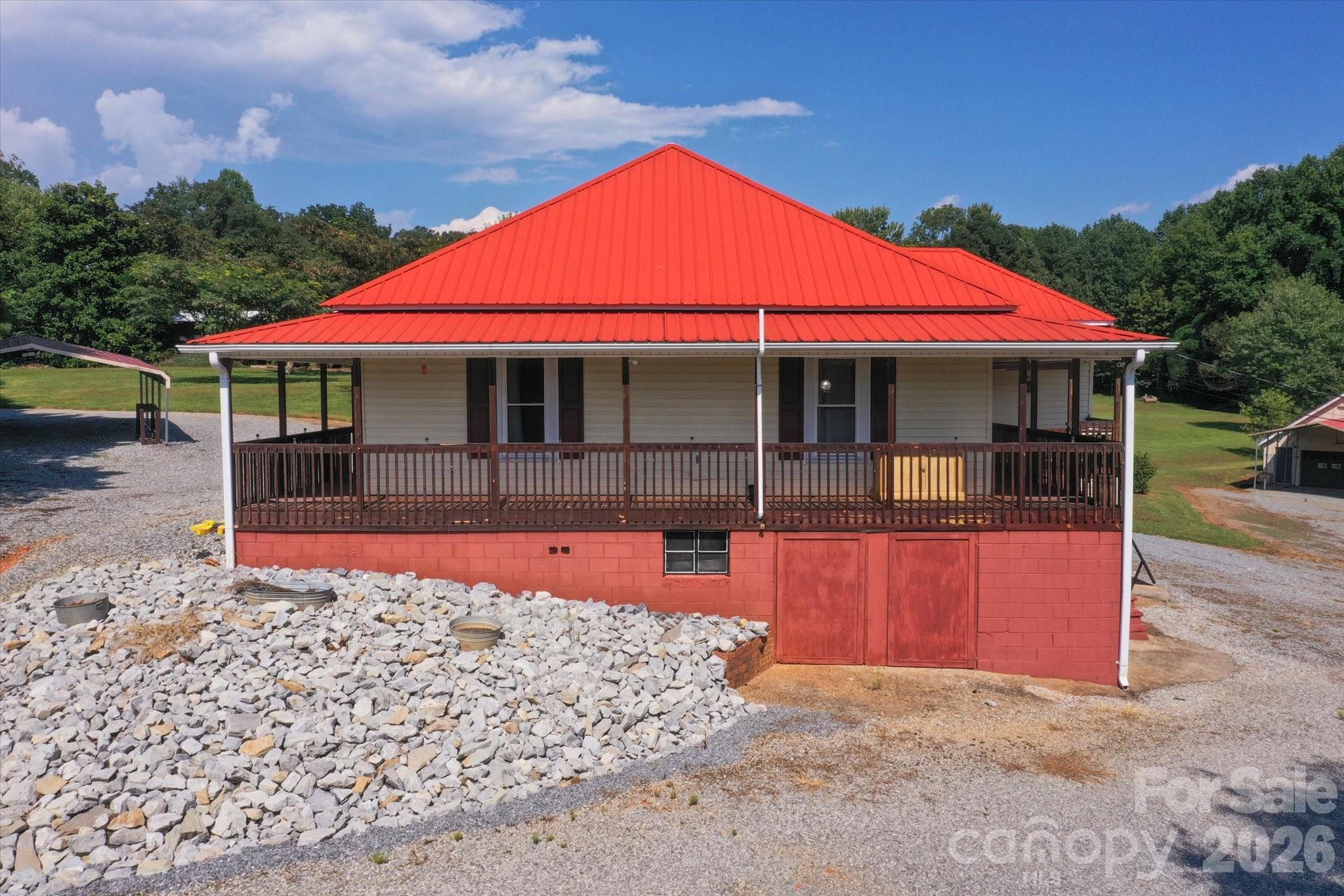 466 Miller Avenue Property Photo 2