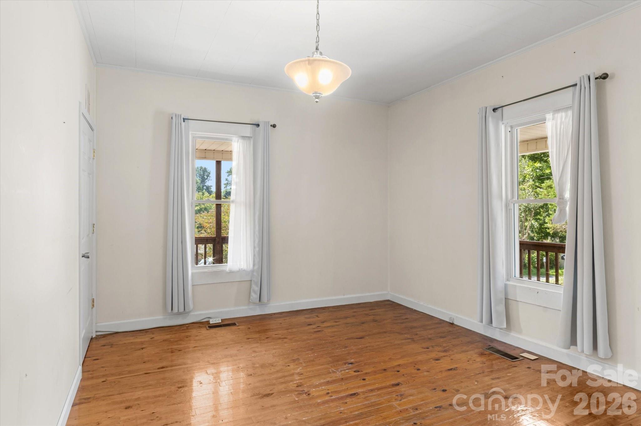 466 Miller Avenue Property Photo 7