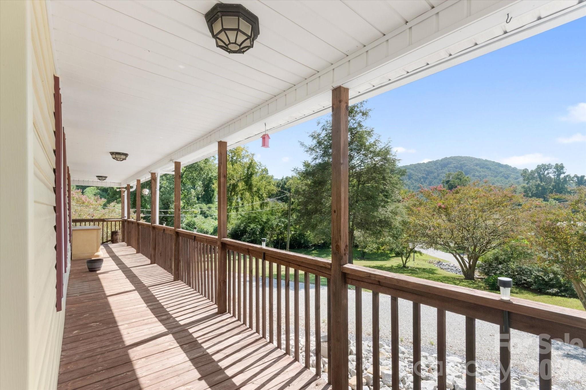 466 Miller Avenue Property Photo 12