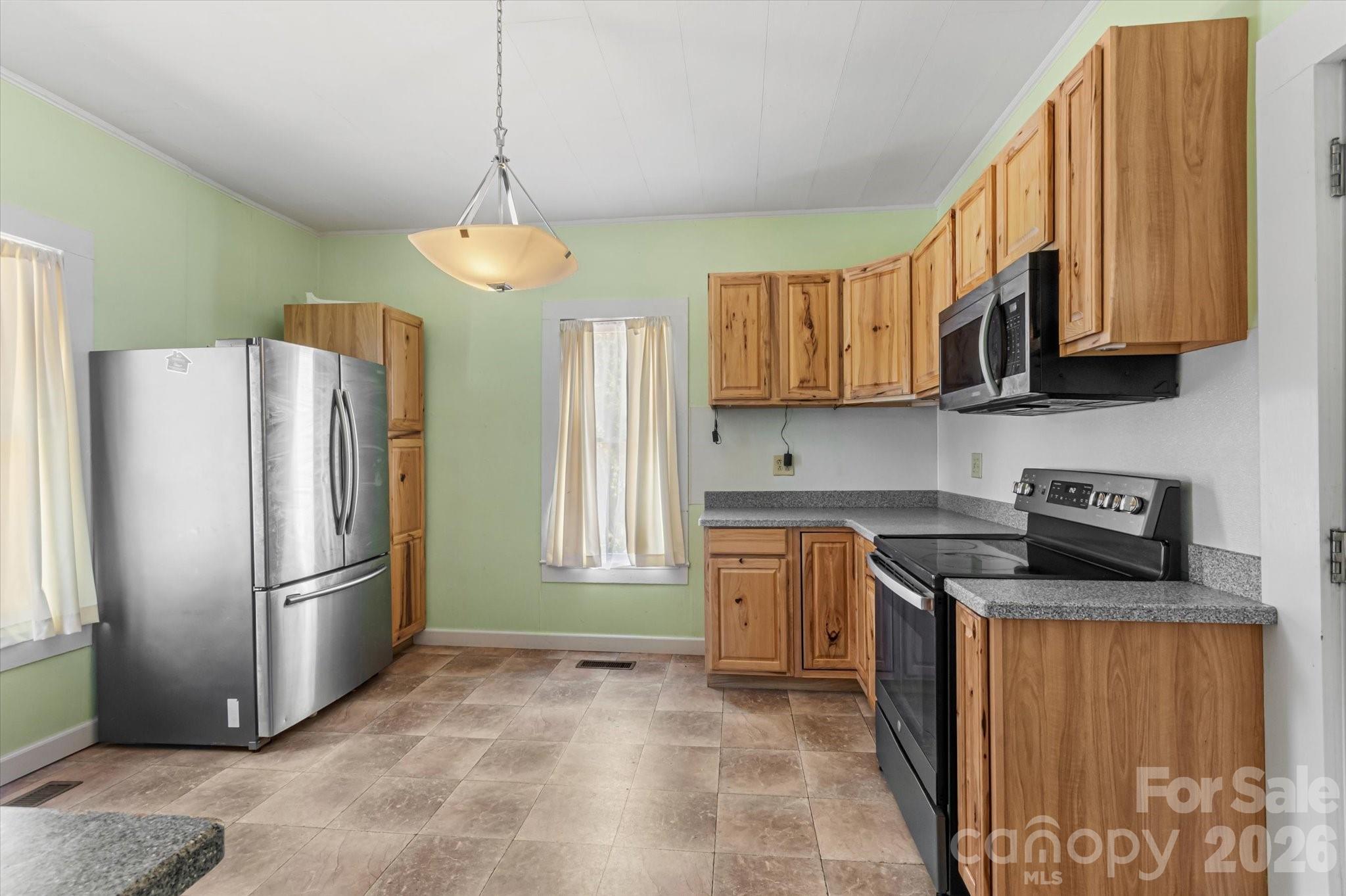 466 Miller Avenue Property Photo 19