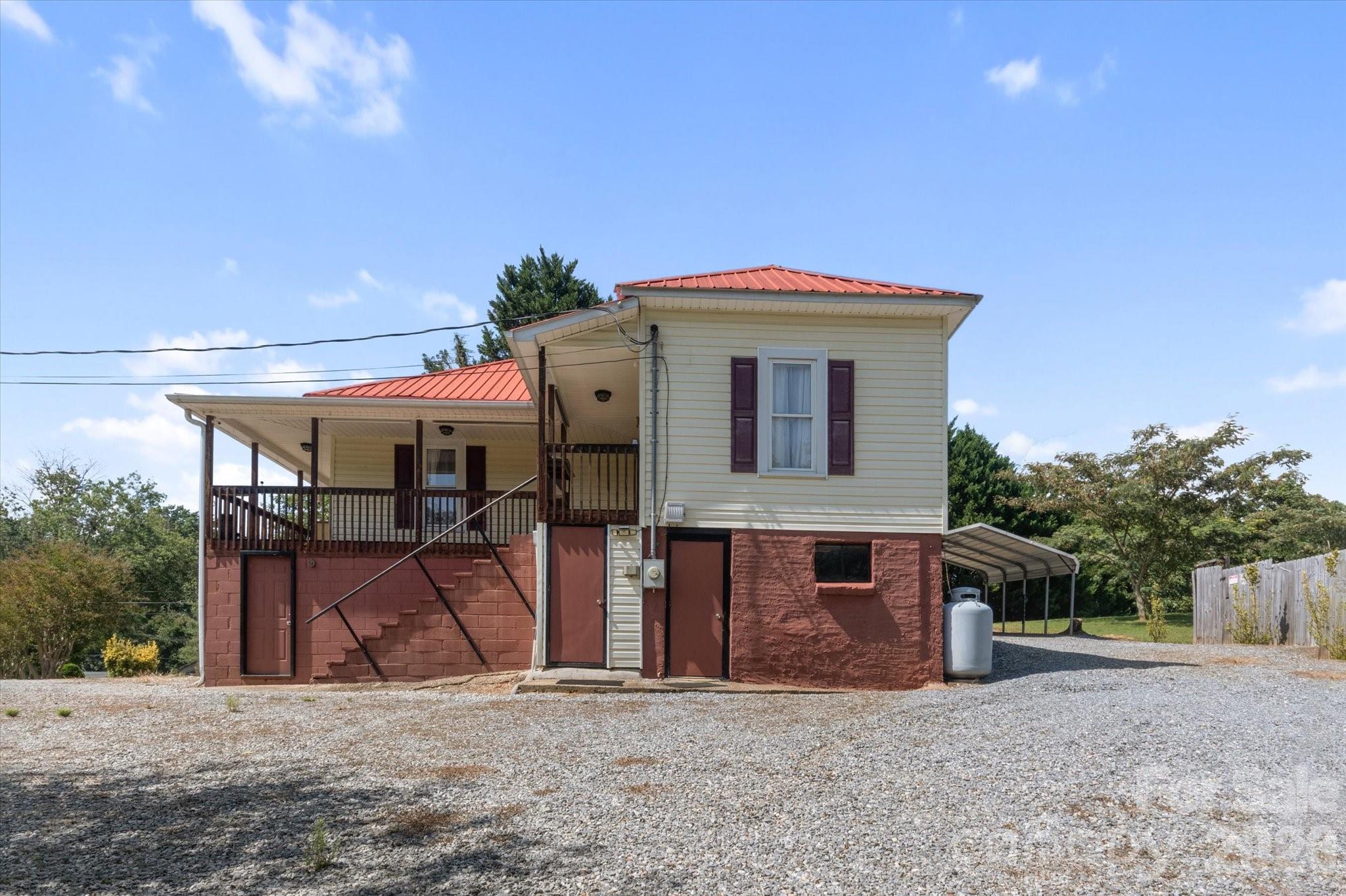 466 Miller Avenue Property Photo 32