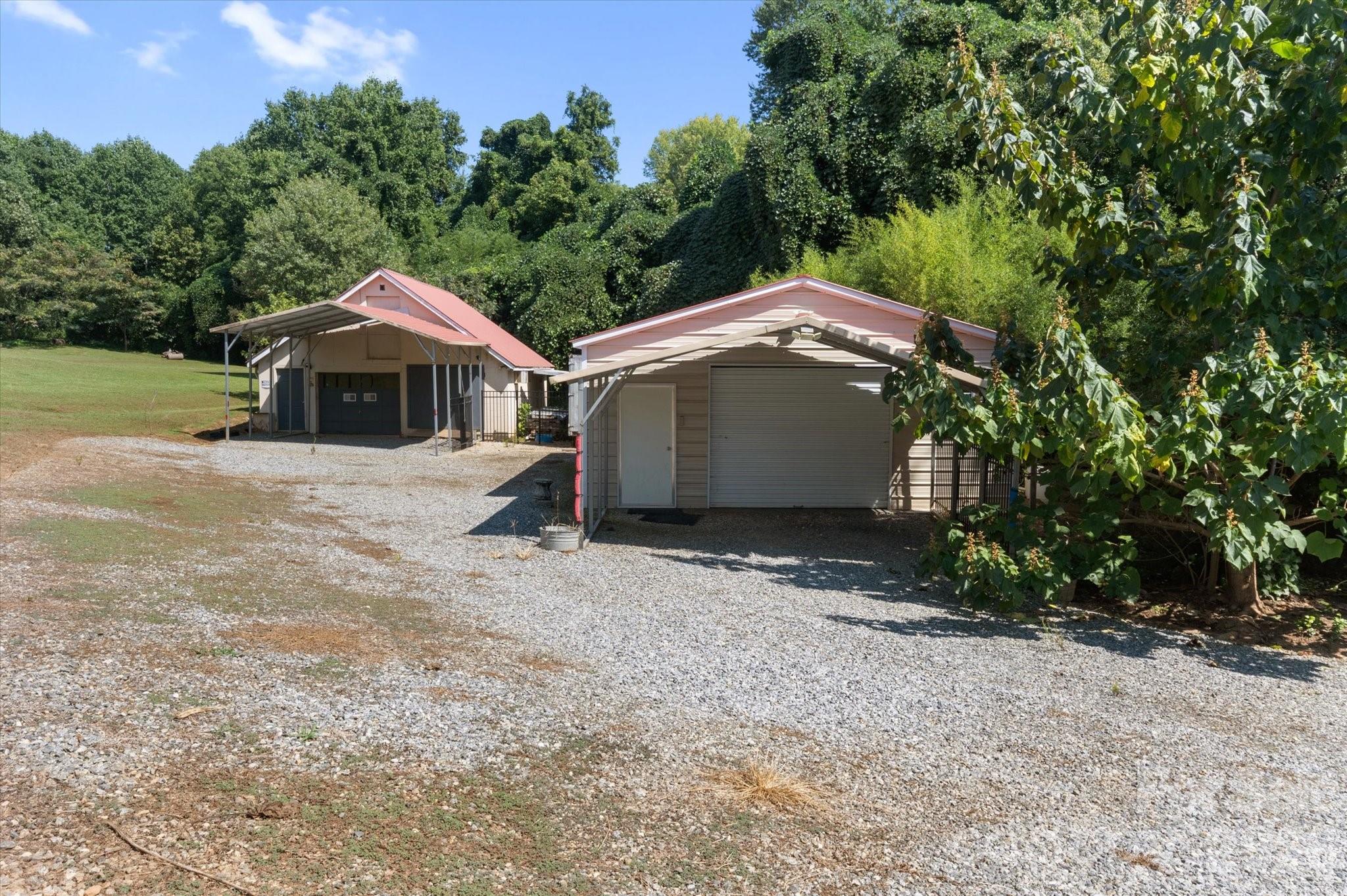 466 Miller Avenue Property Photo 33
