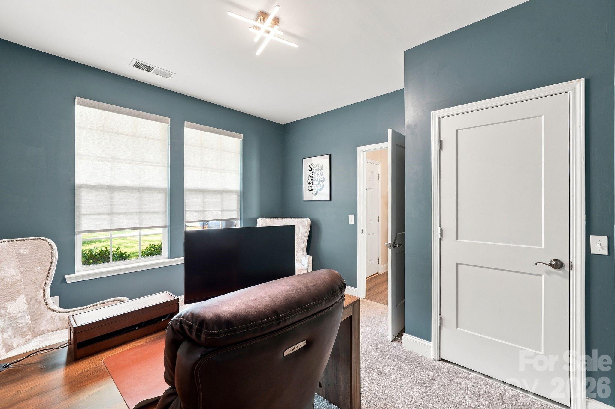 2902 Oakdale Road Property Photo 6