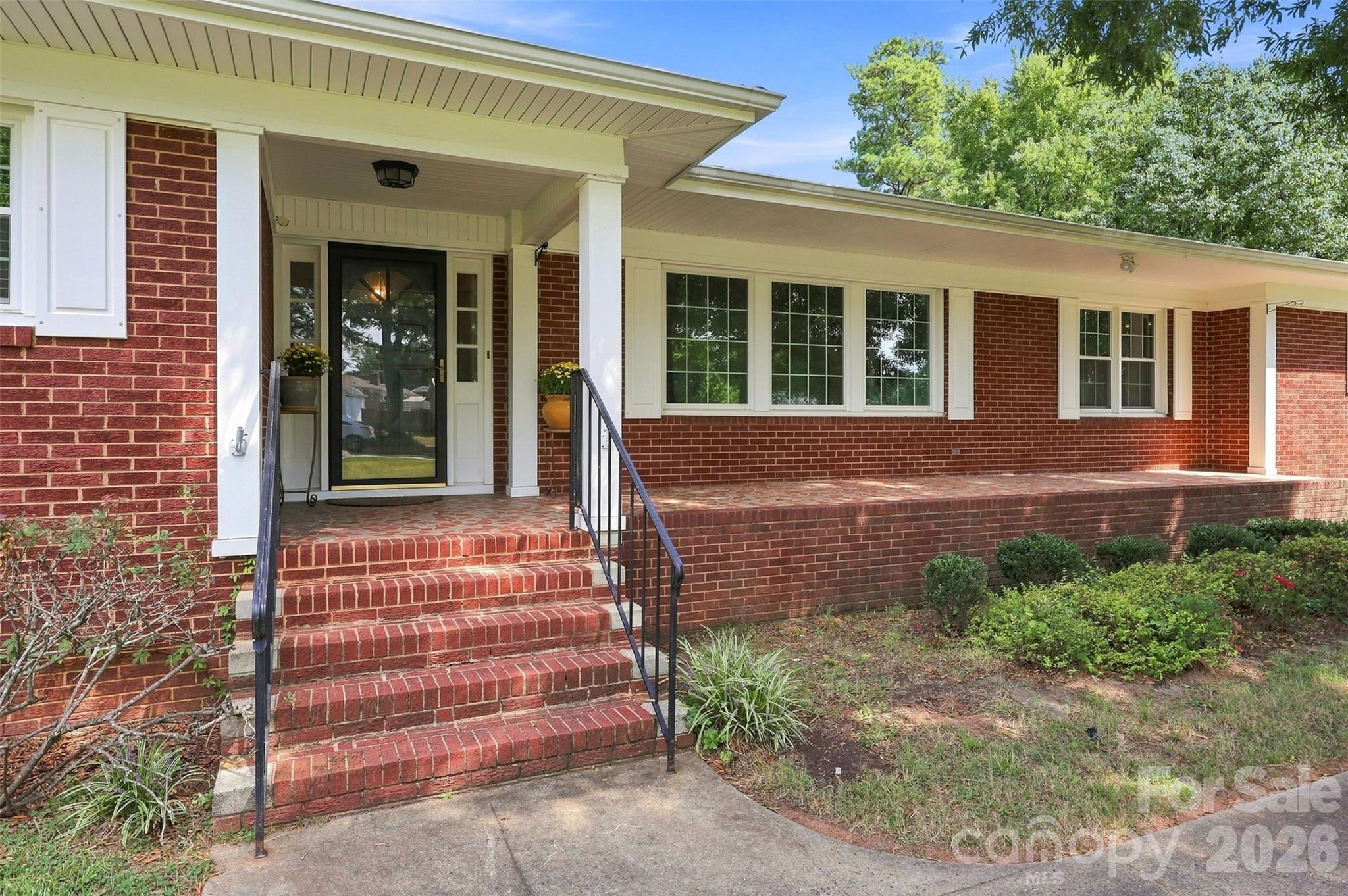 1464 Sullivan Street Property Photo 2