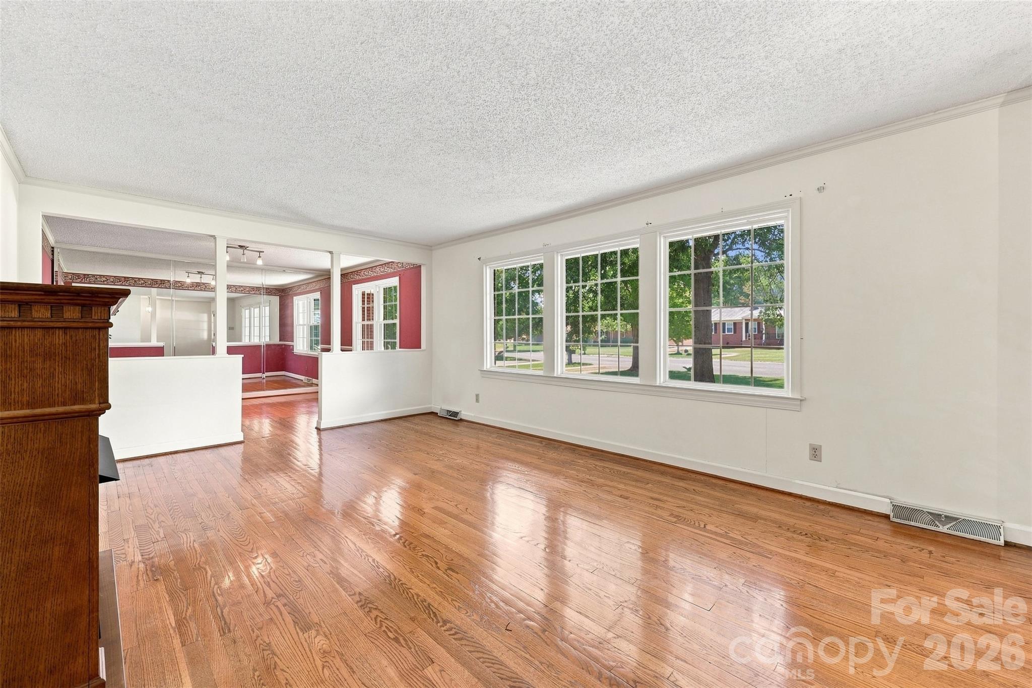 1464 Sullivan Street Property Photo 7
