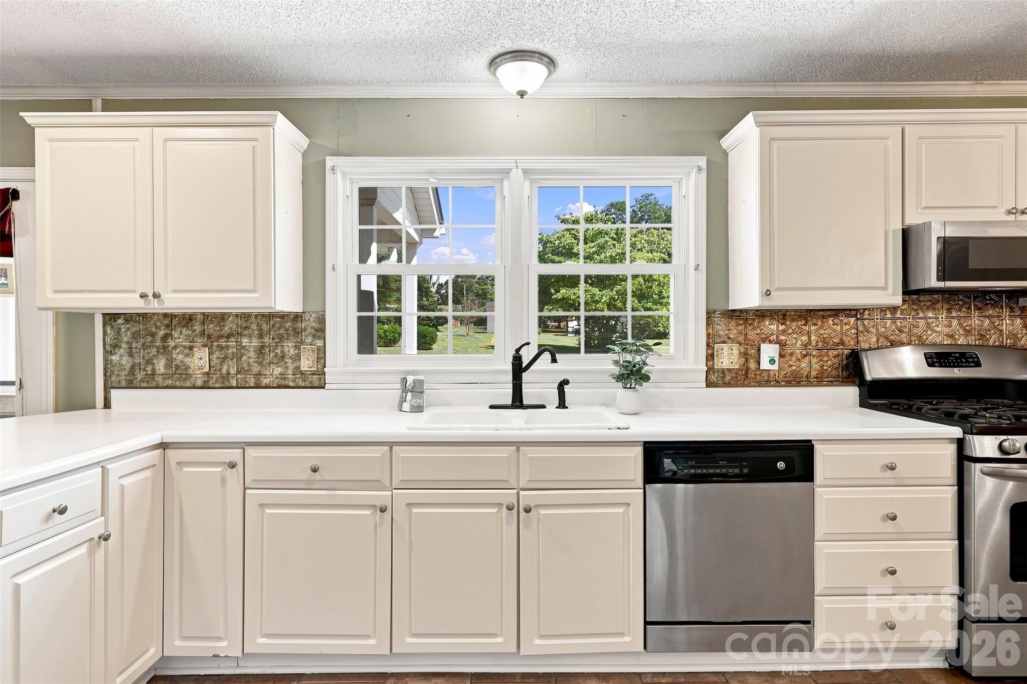 1464 Sullivan Street Property Photo 11