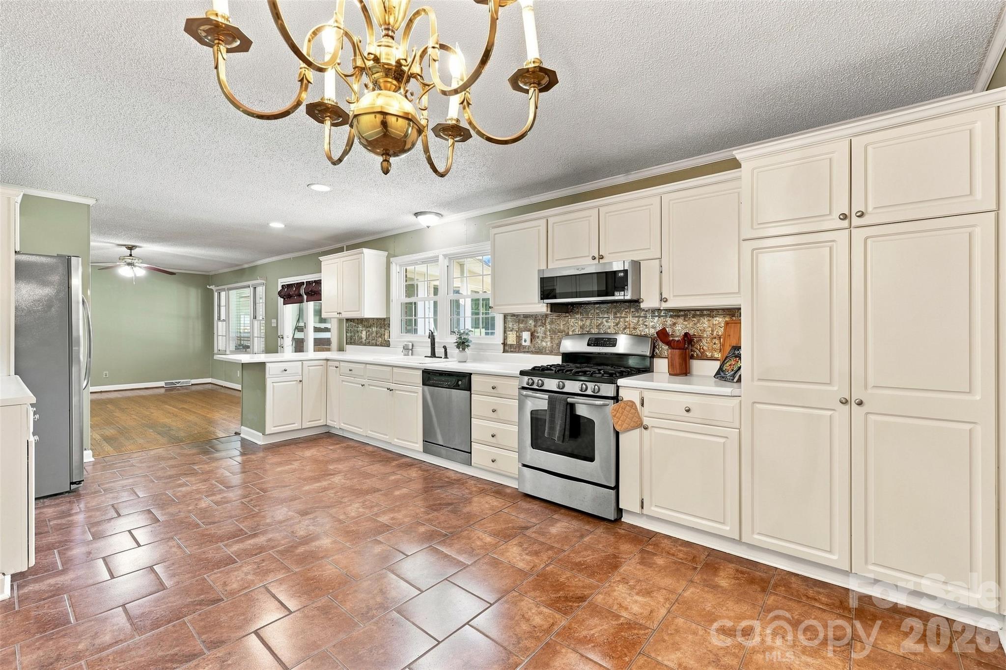 1464 Sullivan Street Property Photo 13