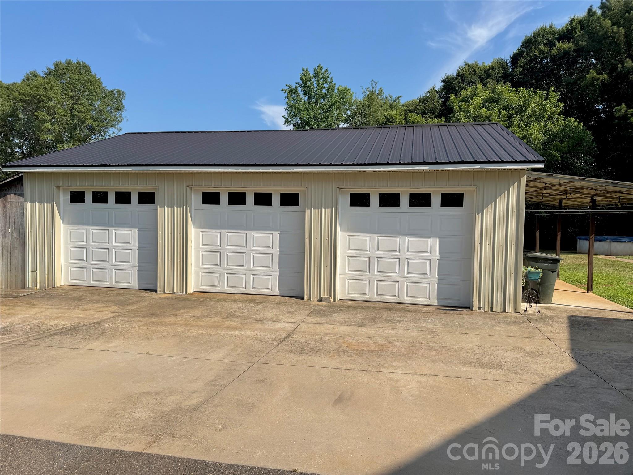 917 W Pine Street Property Photo 21