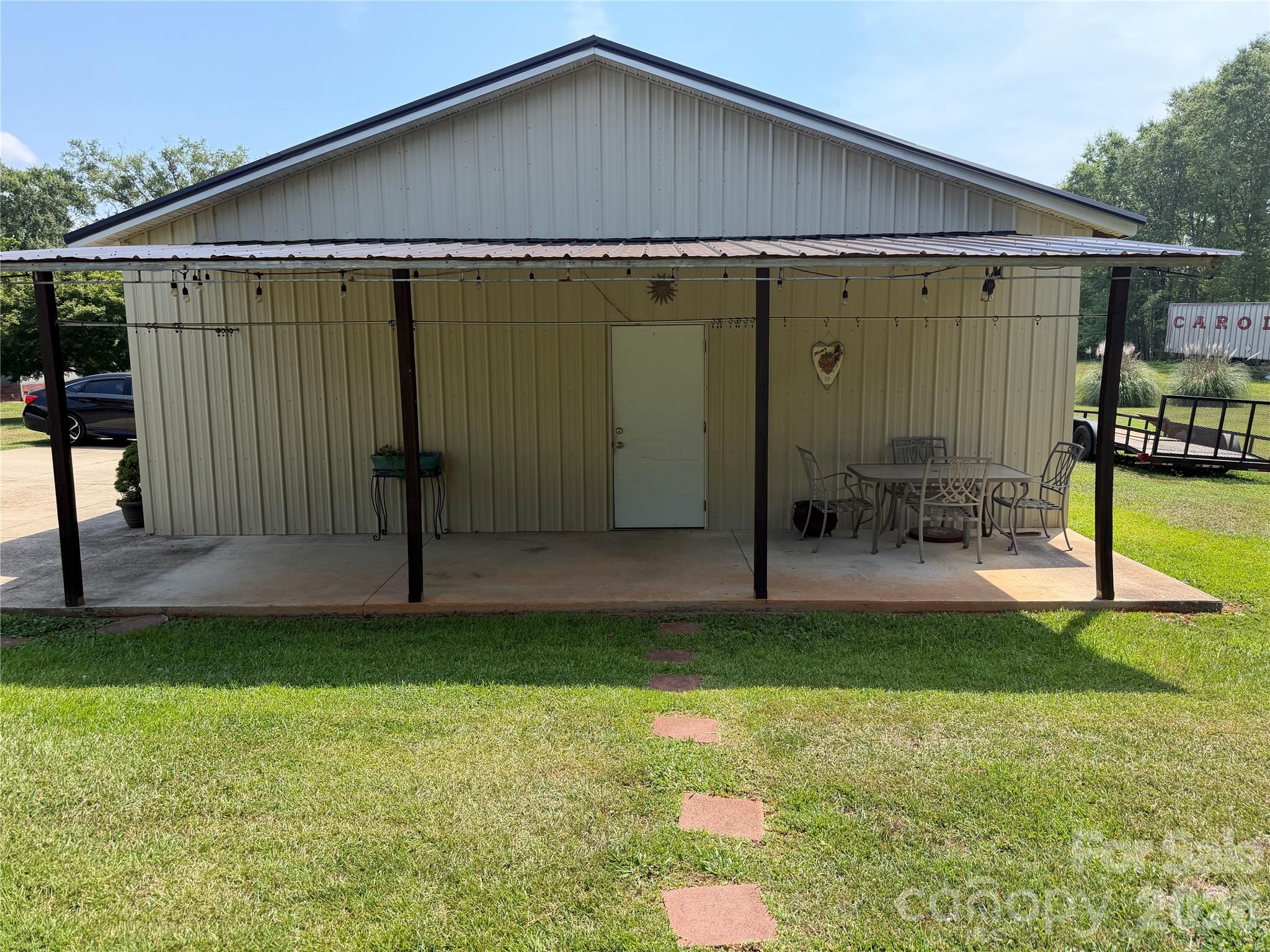 917 W Pine Street Property Photo 22