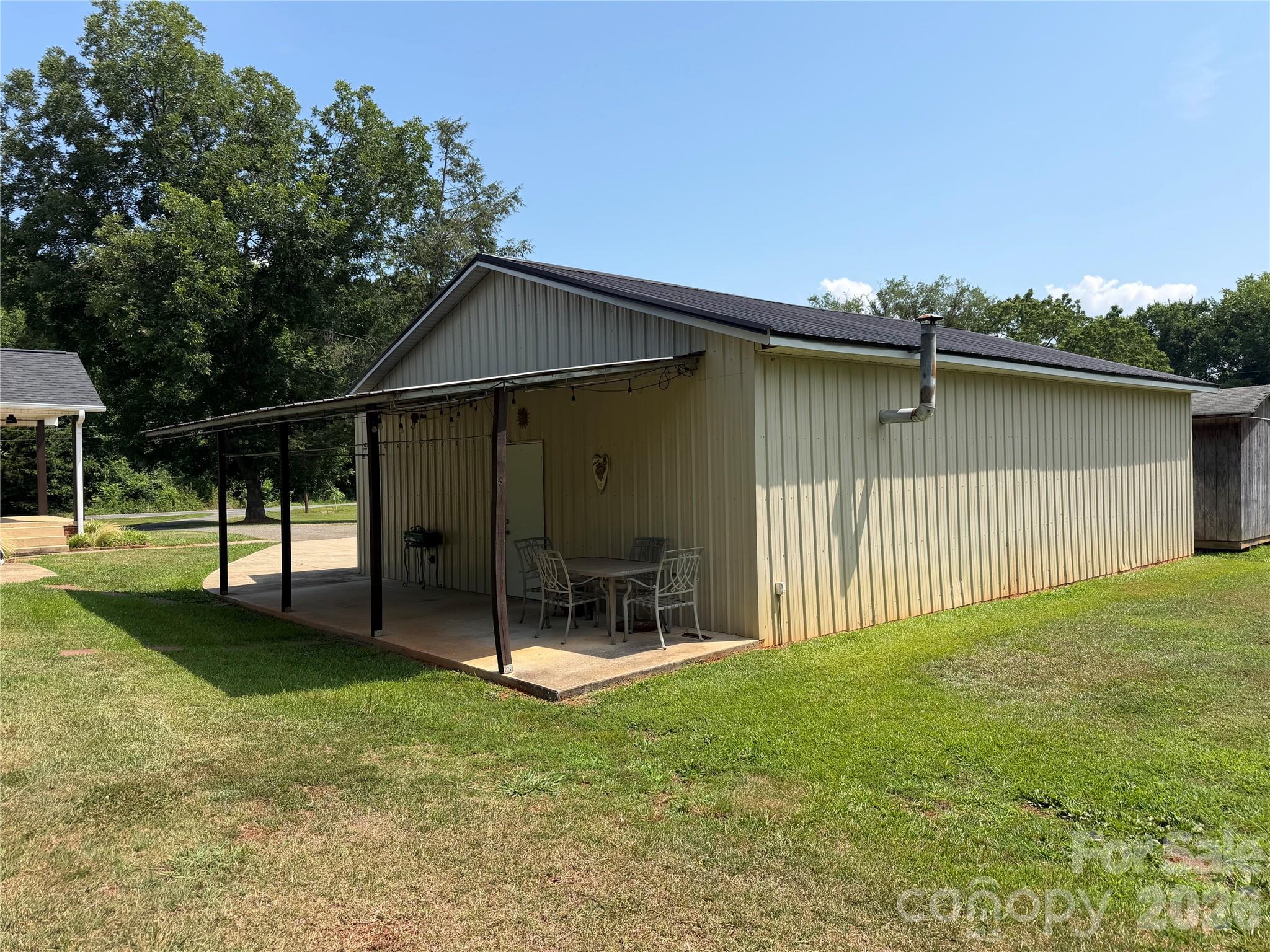 917 W Pine Street Property Photo 23