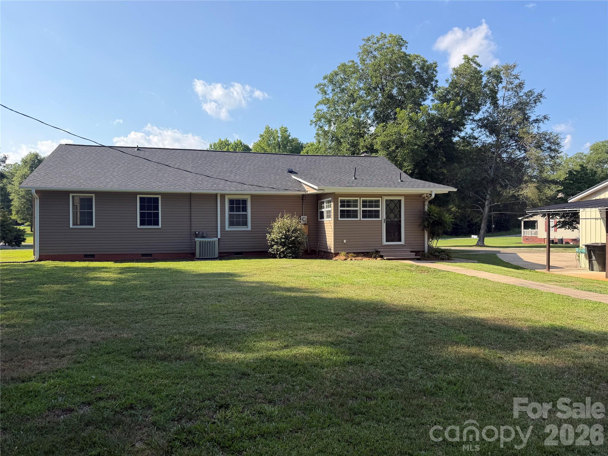 917 W Pine Street Property Photo 24