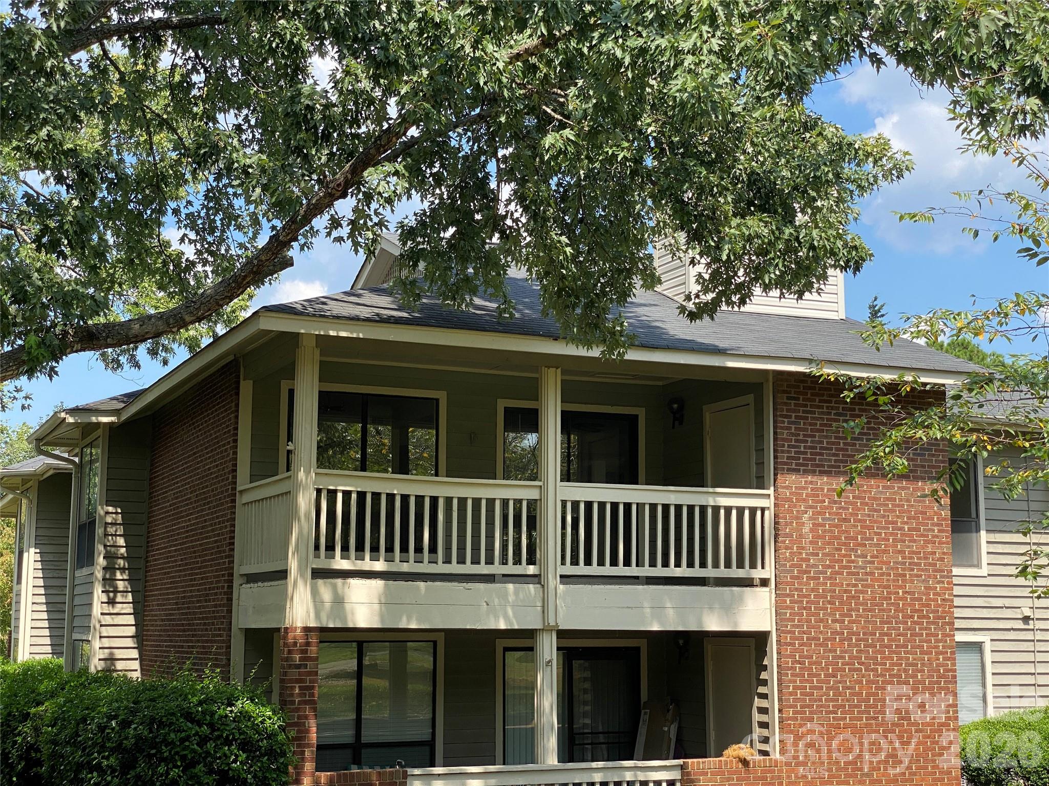 7962 Greenside Court Property Photo 1