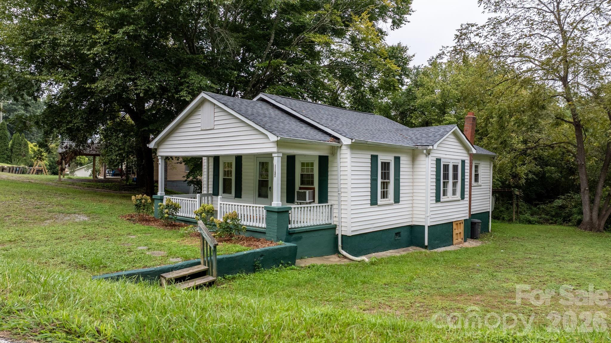 1124 Bradford Mountain Road Property Photo 1