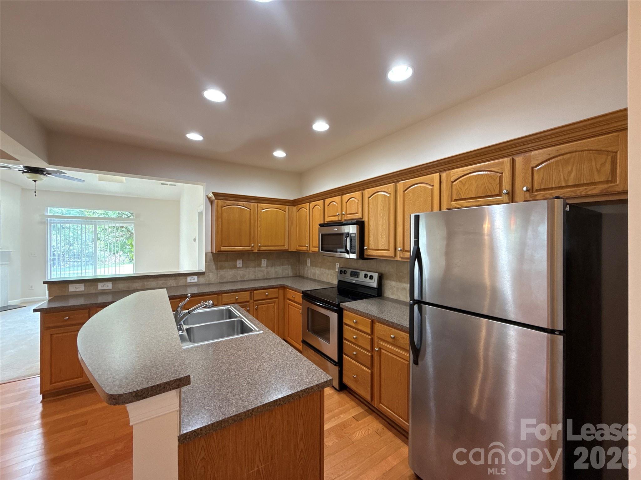 11907 Red Rust Lane Property Photo 5