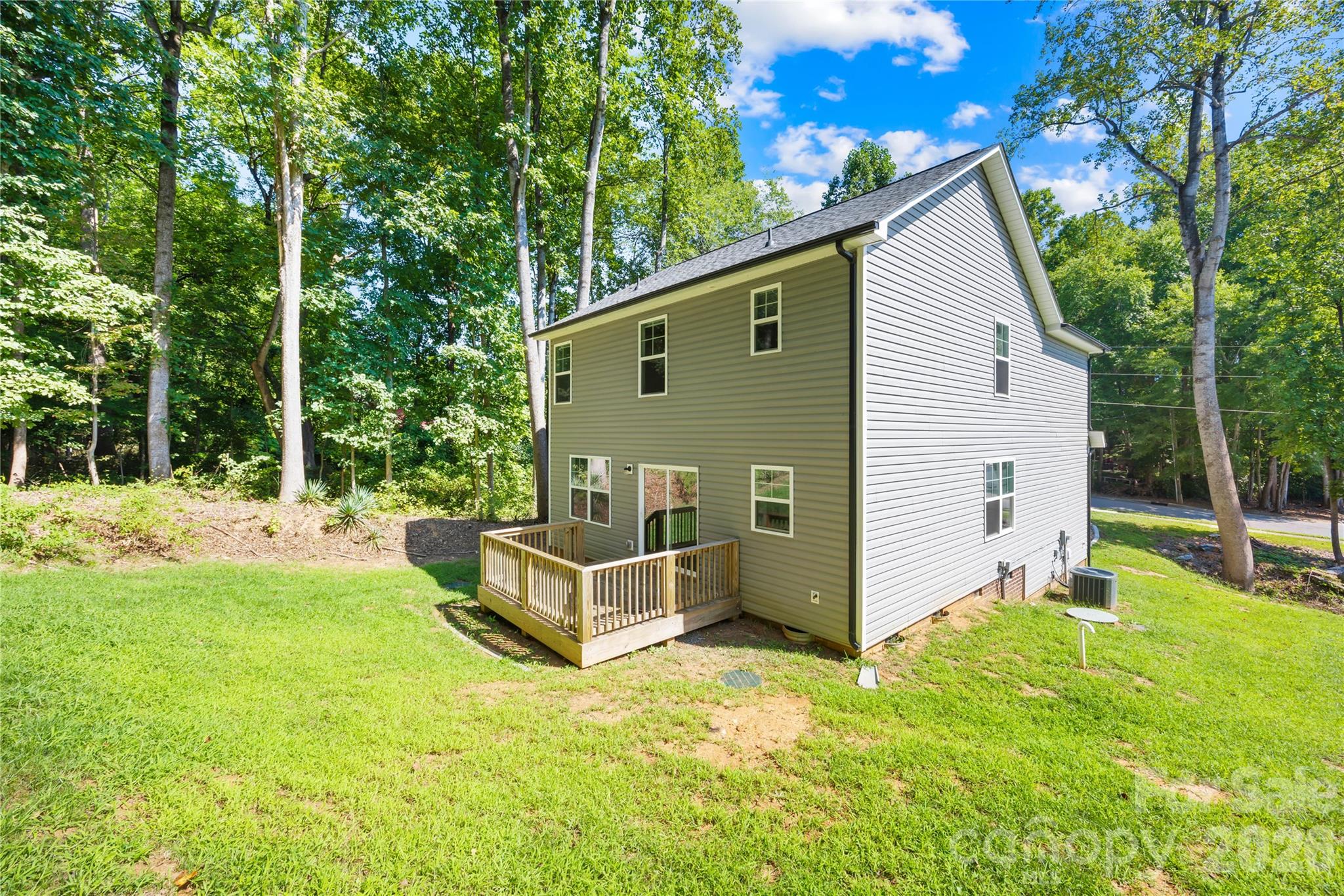 240 Valleybrook Lane Property Photo 27