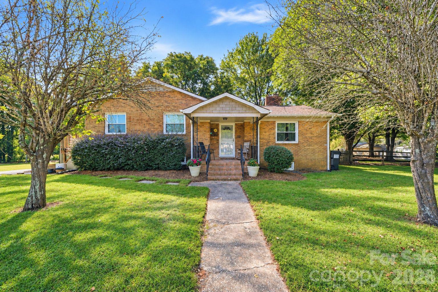 7704 Otts Circle Property Photo 1