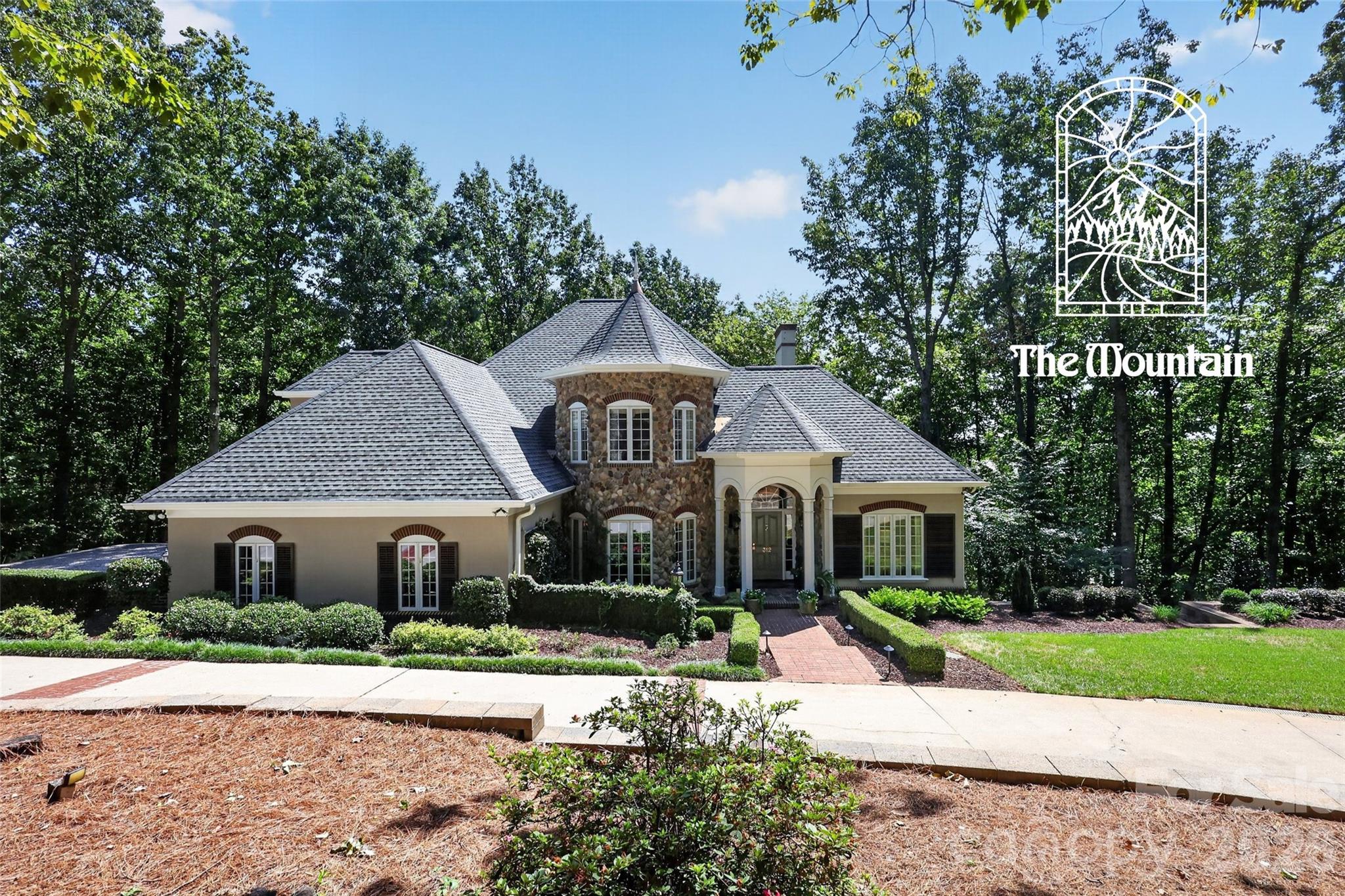 312 Eagles Walk Property Photo 2
