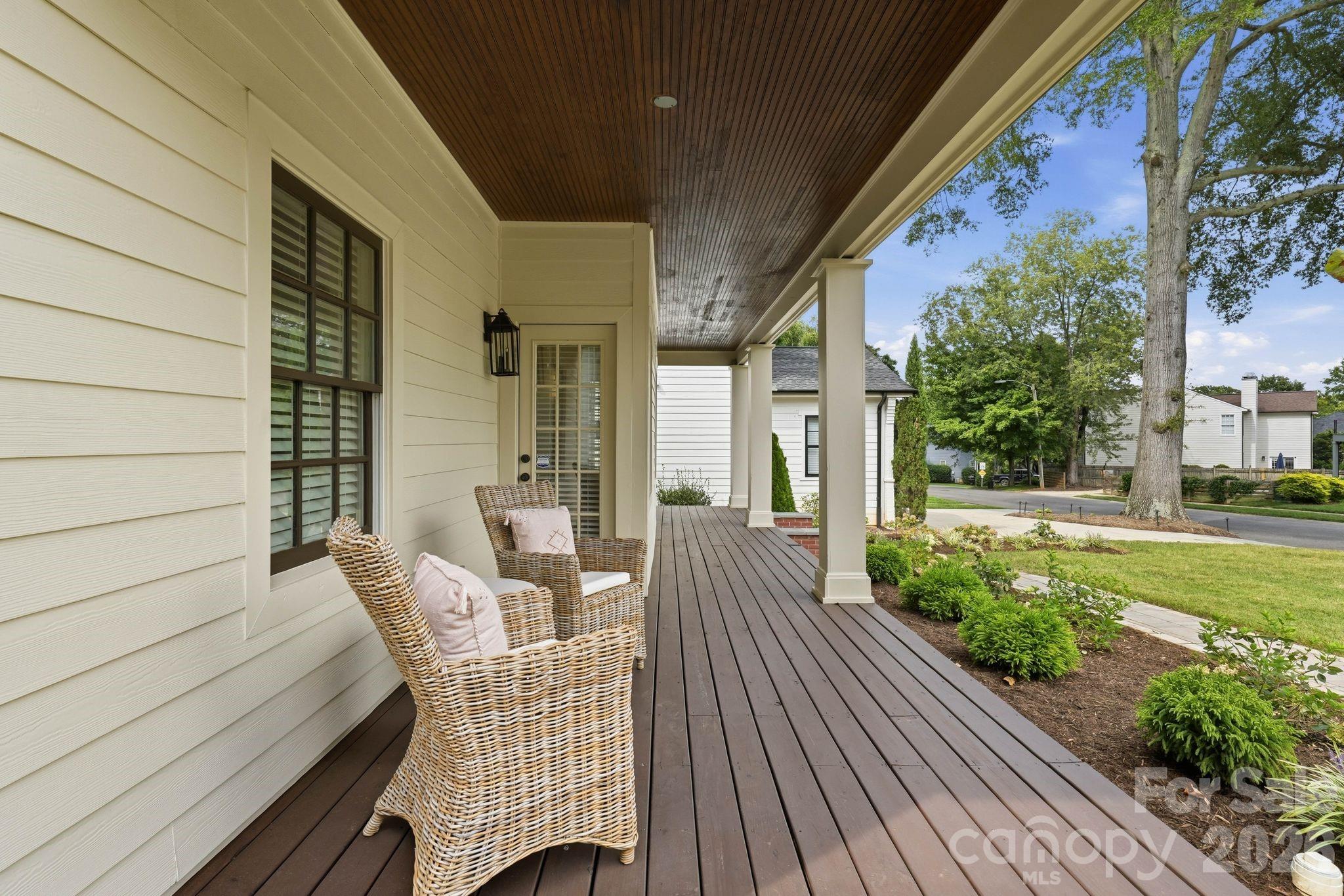 1815 Dearmon Drive Property Photo 2