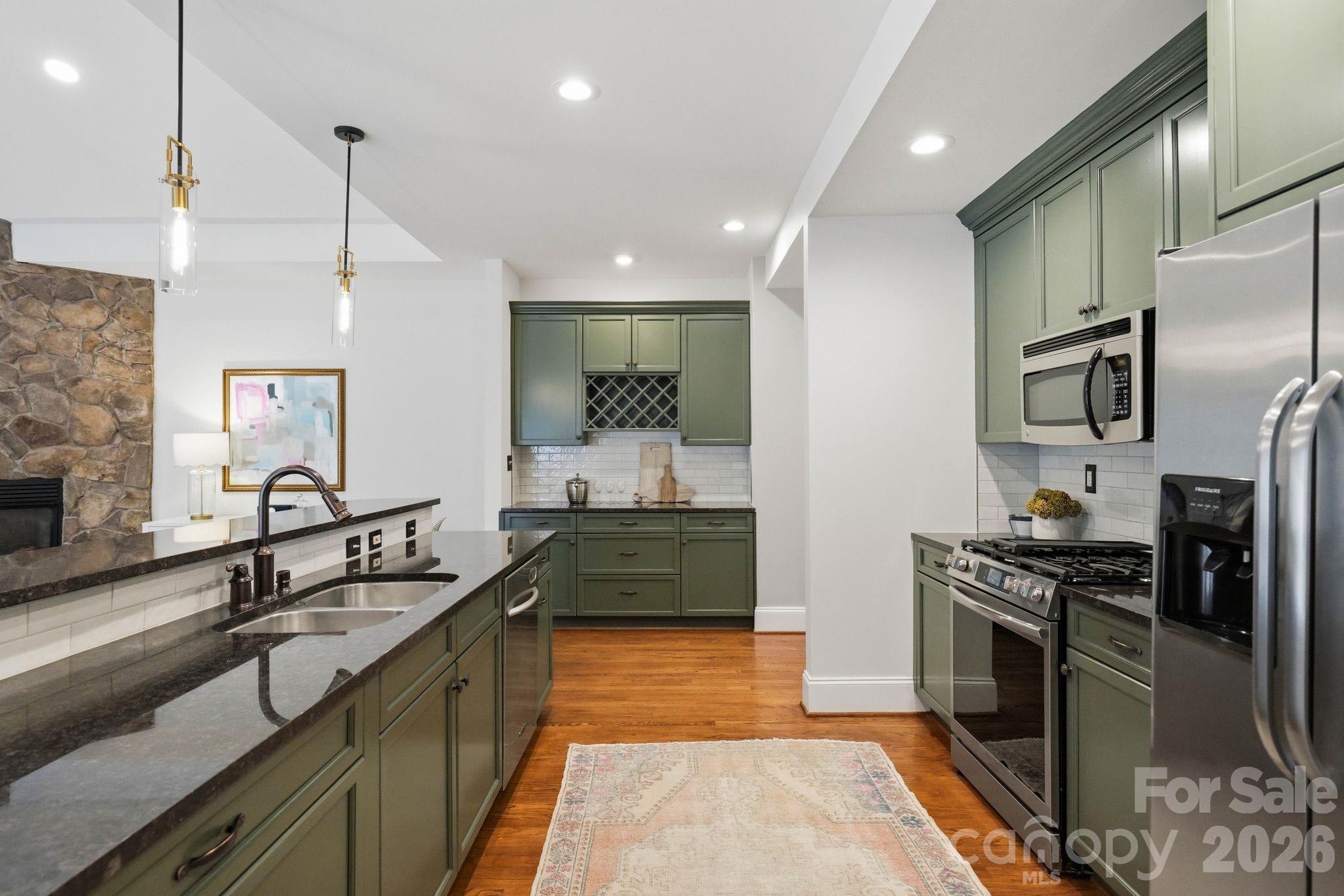 1815 Dearmon Drive Property Photo 10