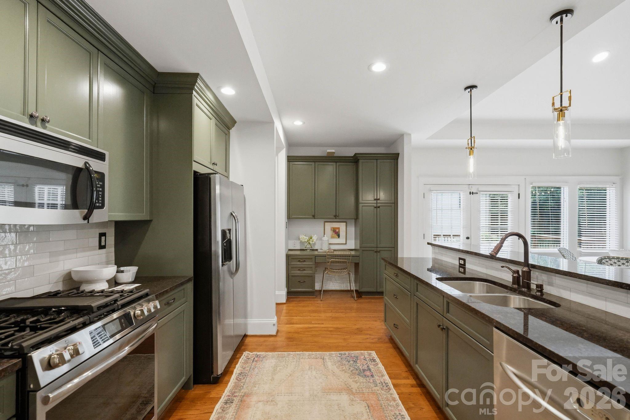 1815 Dearmon Drive Property Photo 12