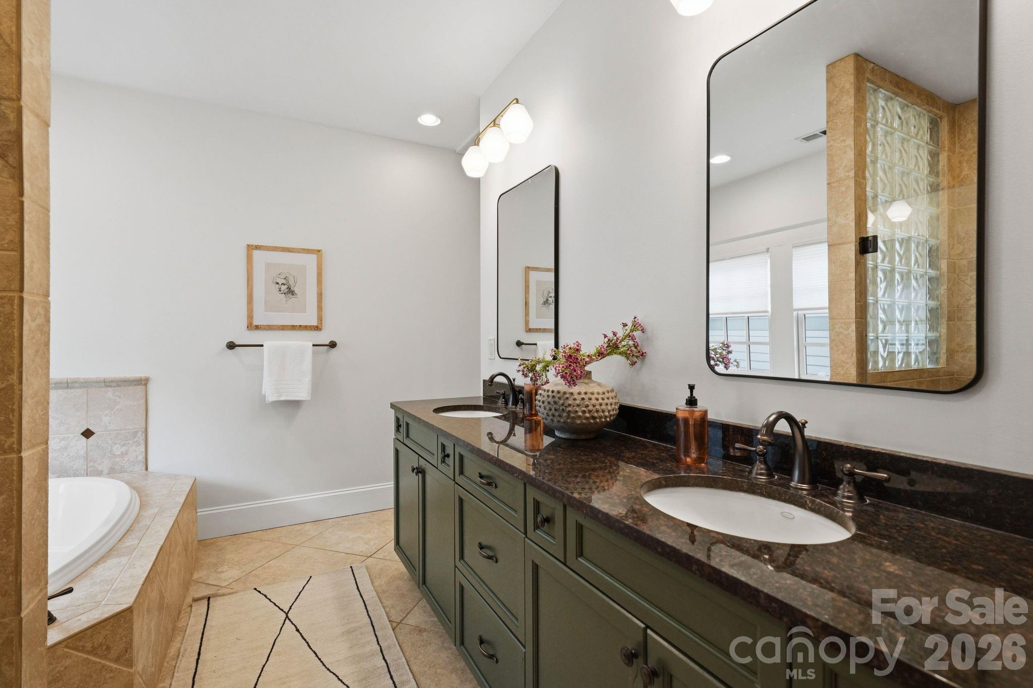 1815 Dearmon Drive Property Photo 18