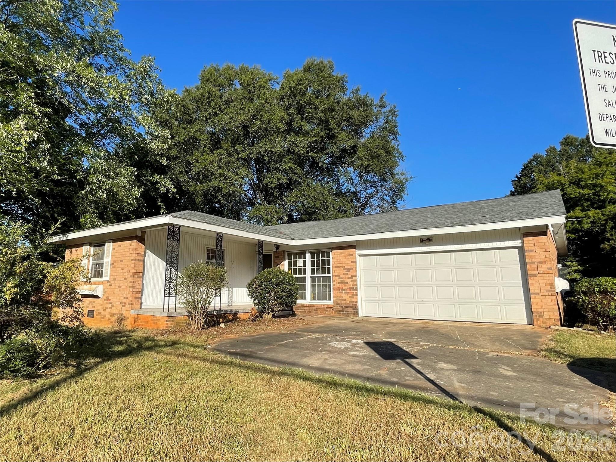 400 S Shaver Street Property Photo 1