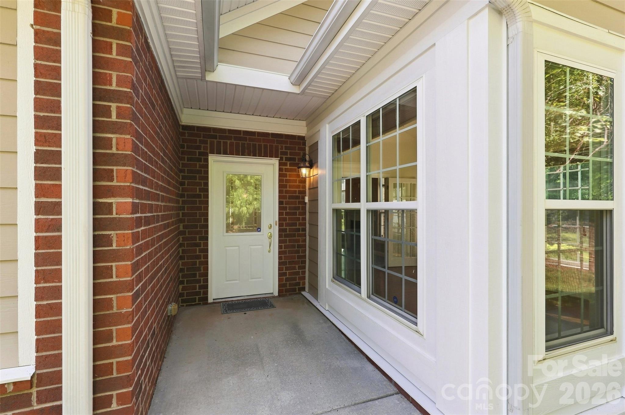 3225 Abbey Walk Lane Property Photo 2