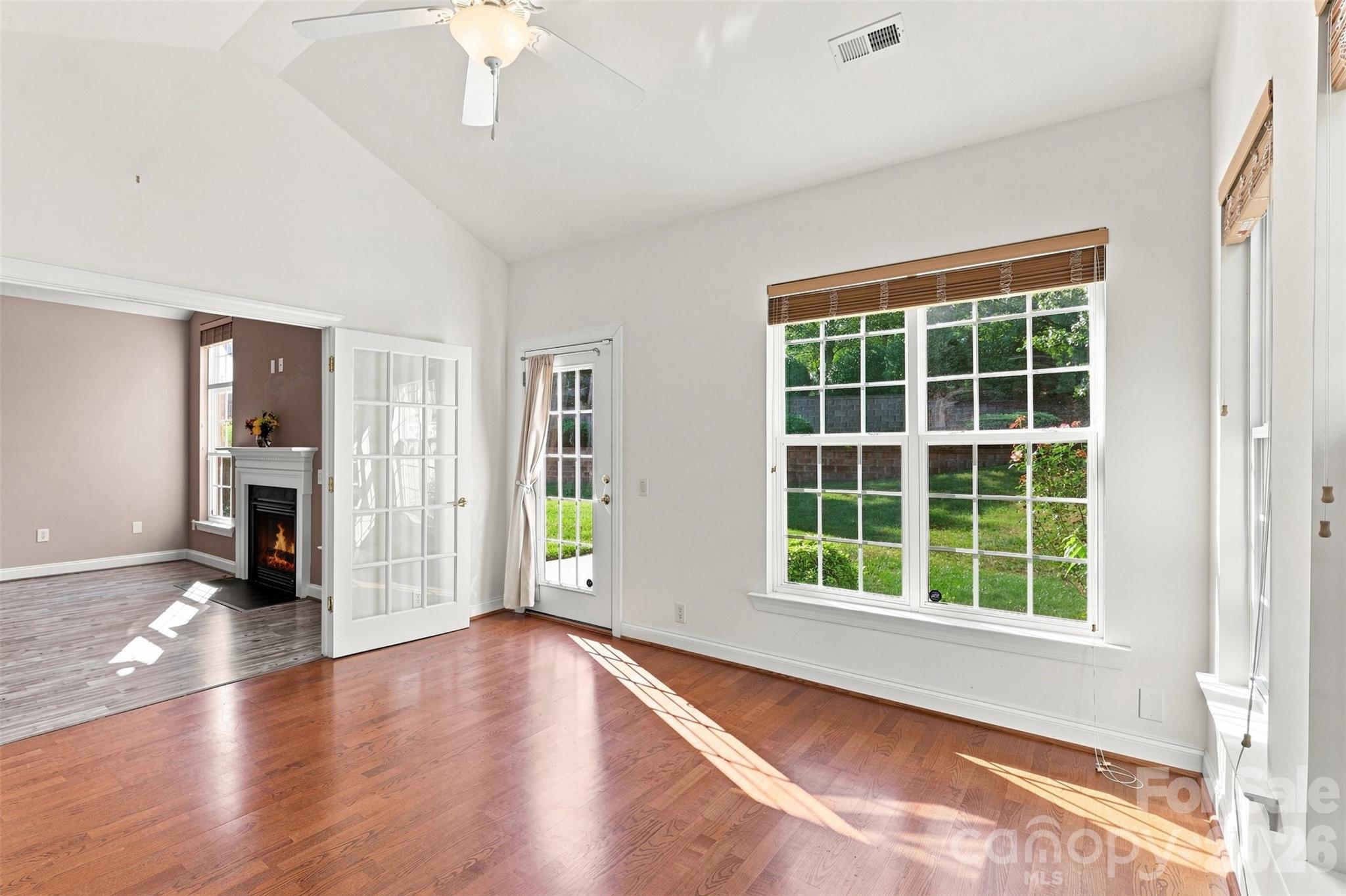 3225 Abbey Walk Lane Property Photo 3