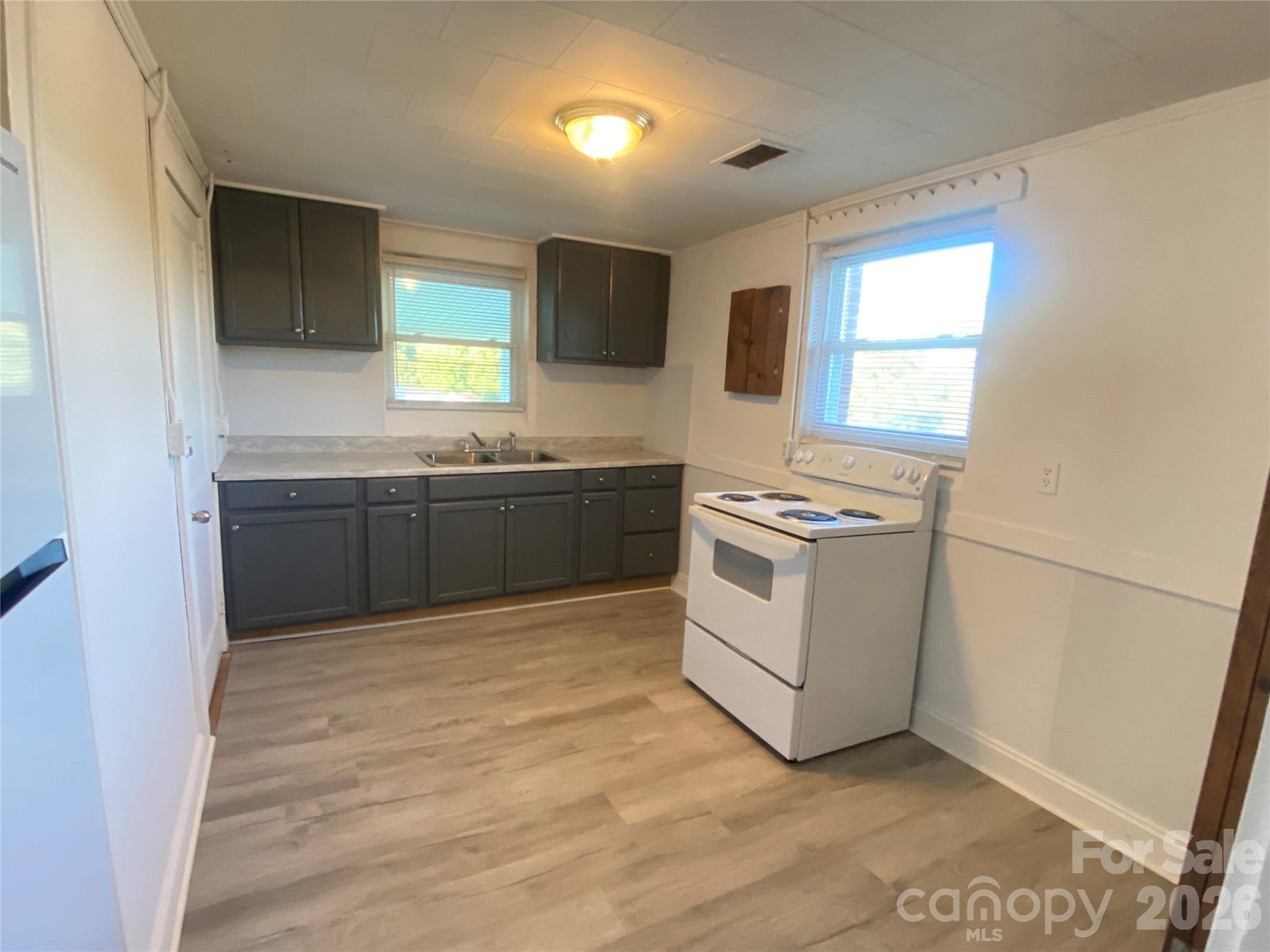 2991 Perkins Avenue Property Photo 5