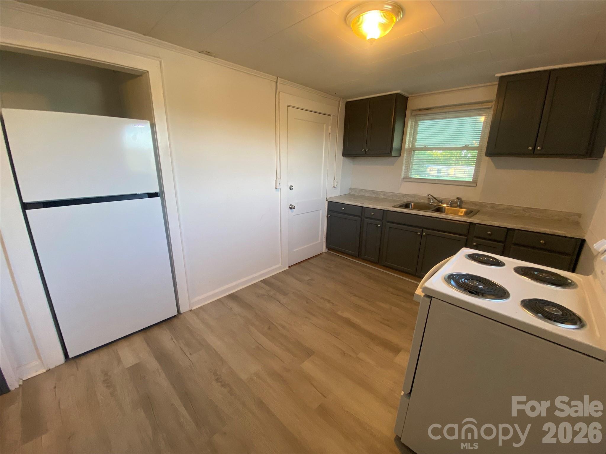 2991 Perkins Avenue Property Photo 6