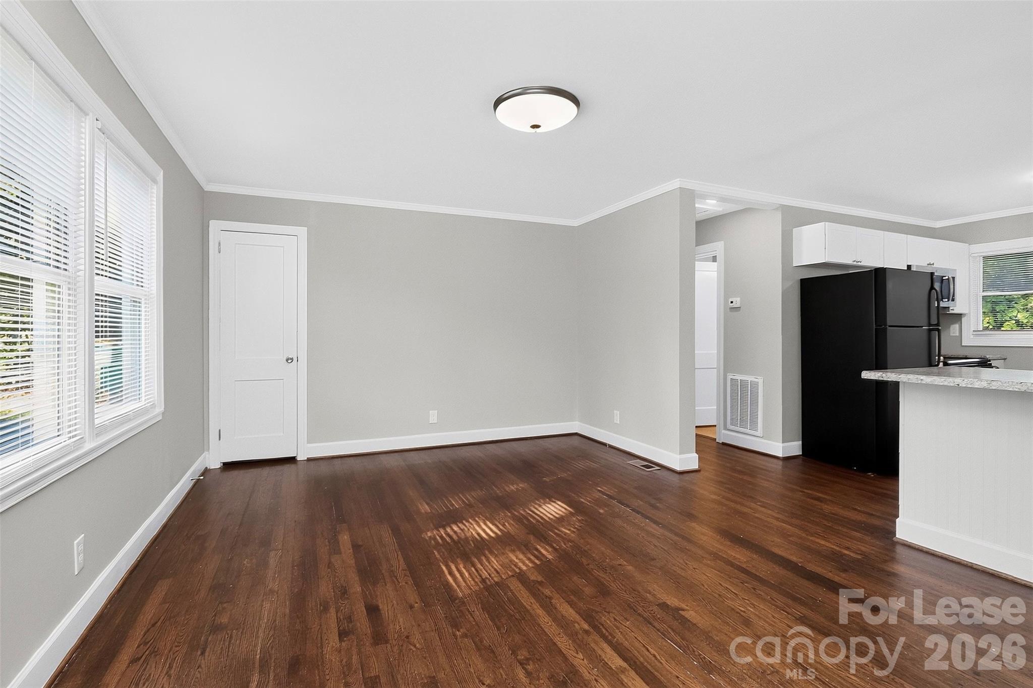 148 Smallwood Place Property Photo 3