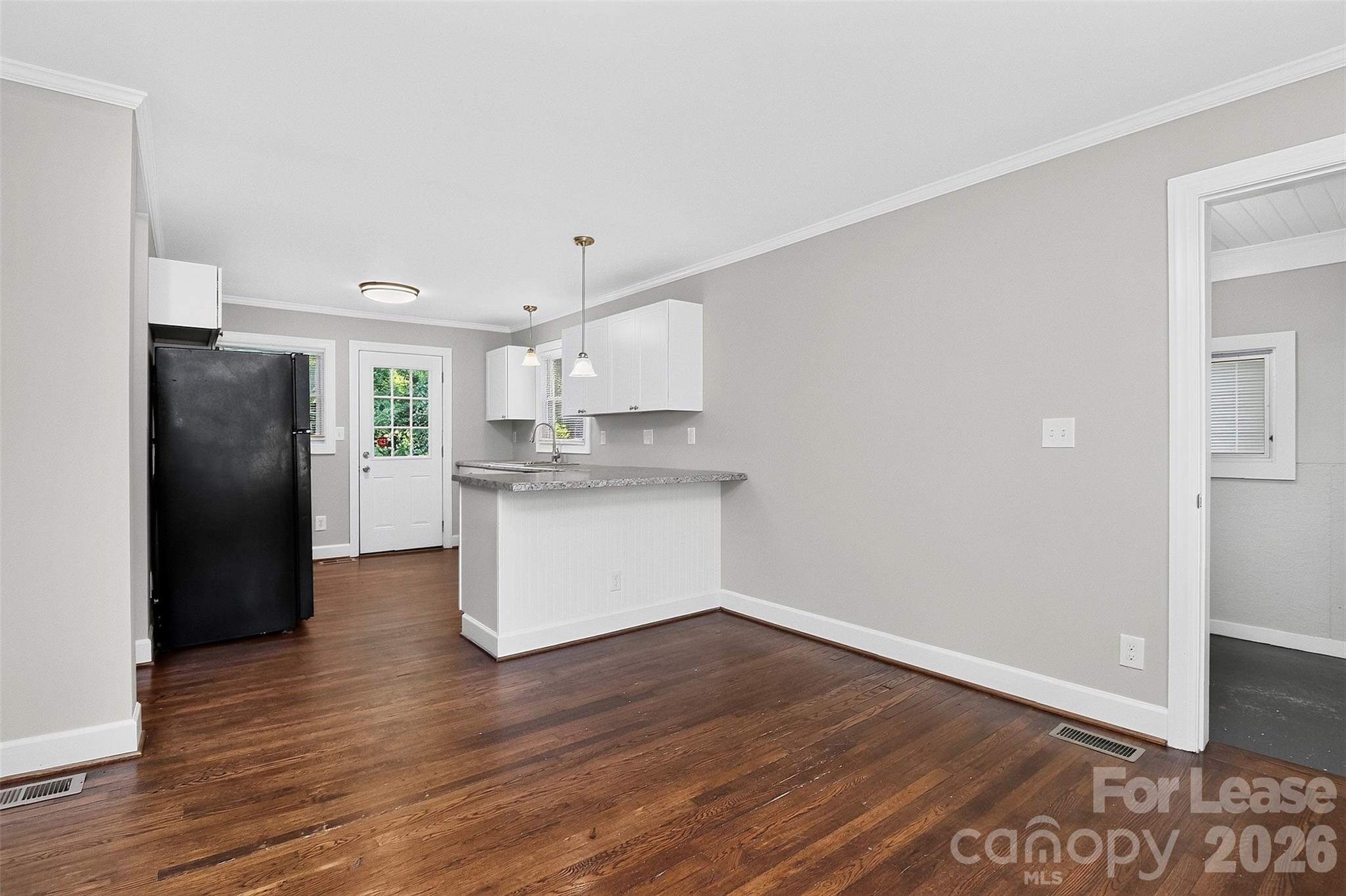 148 Smallwood Place Property Photo 5