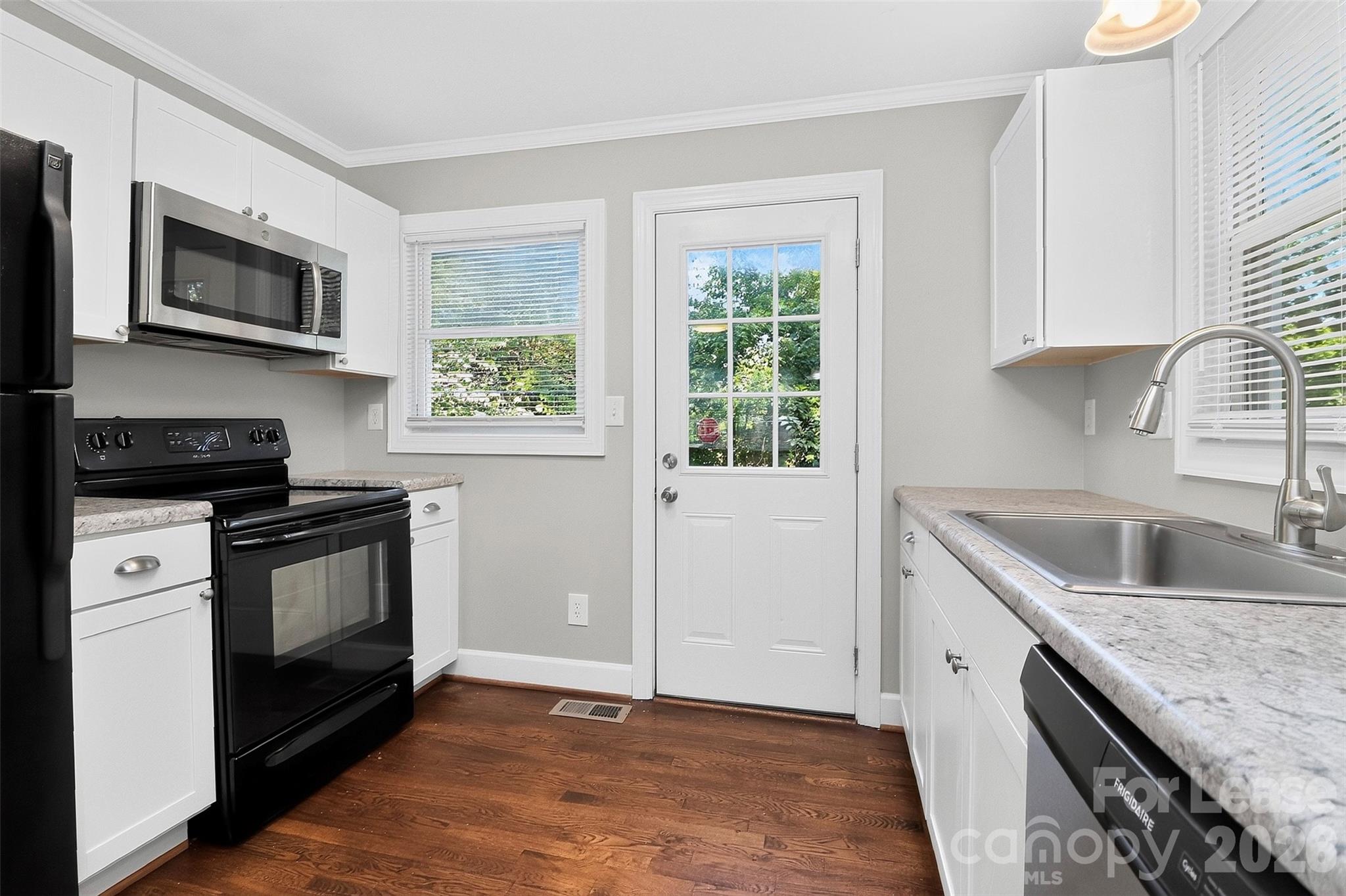 148 Smallwood Place Property Photo 7