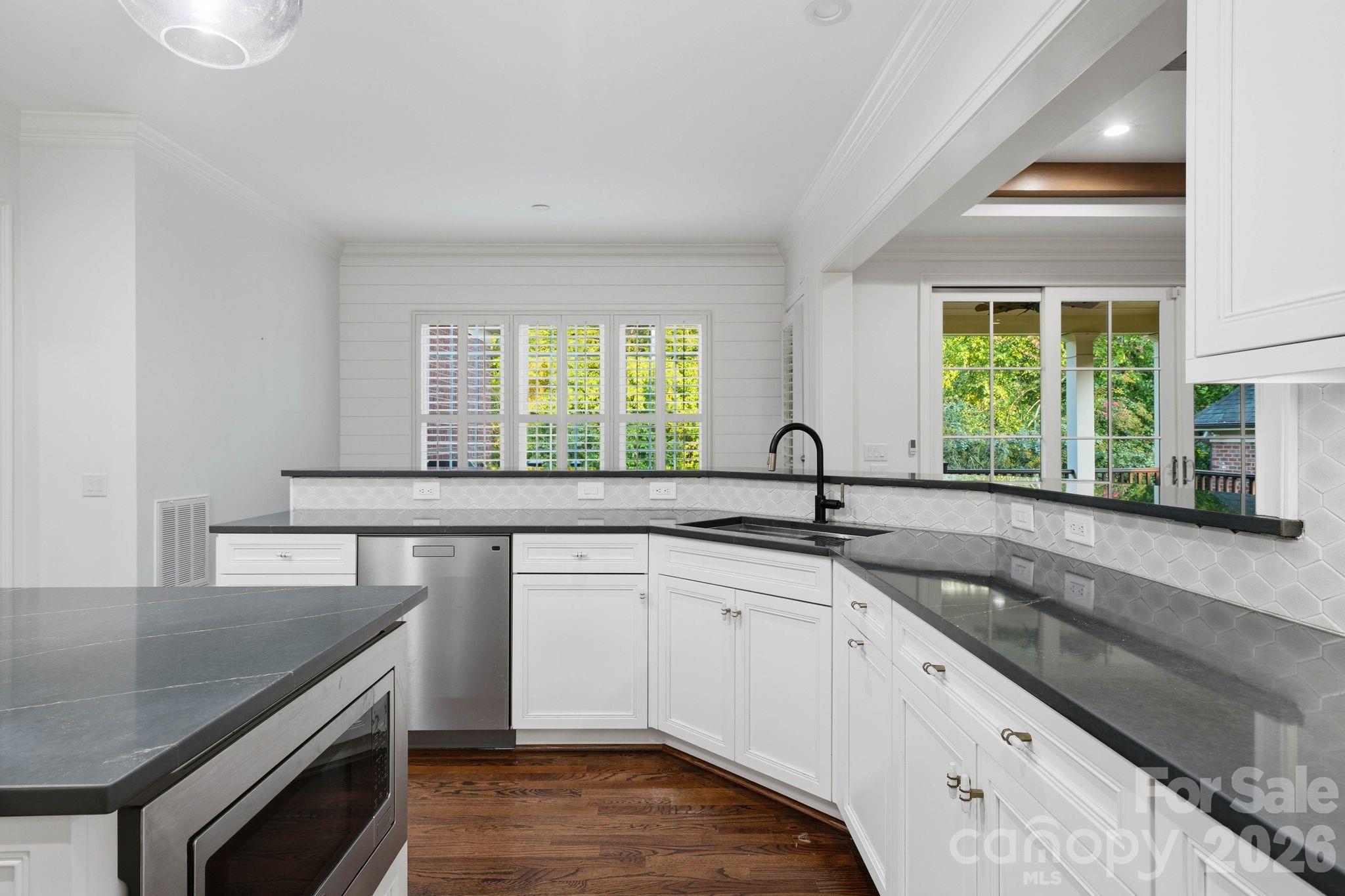 9414 Heydon Hall Circle Property Photo 13