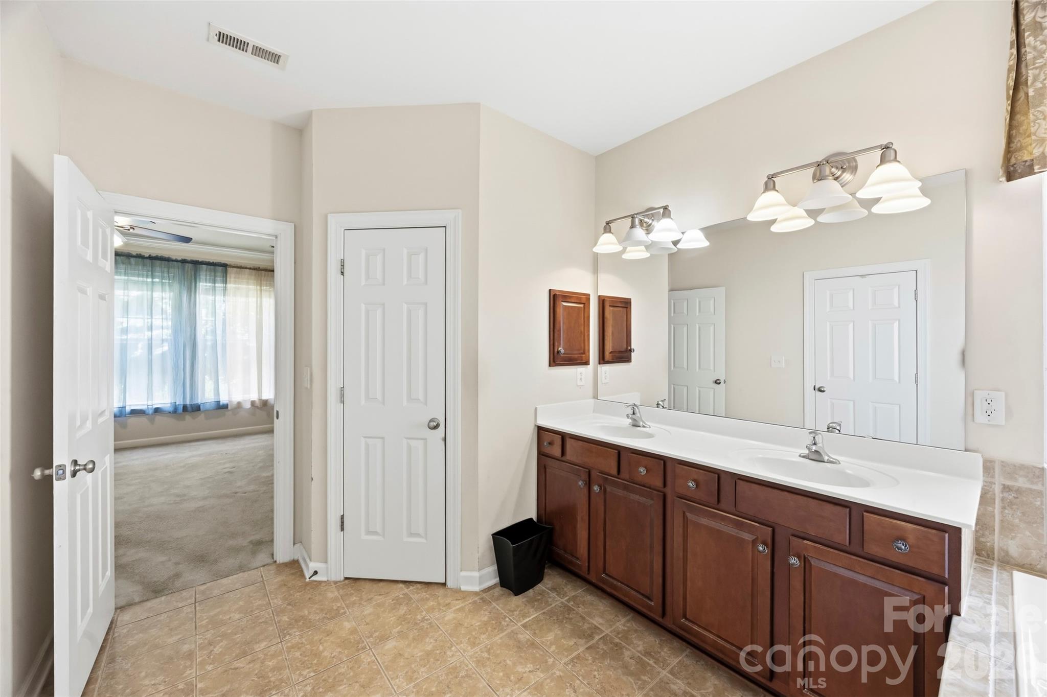 13210 Arbor Day Court Property Photo 24