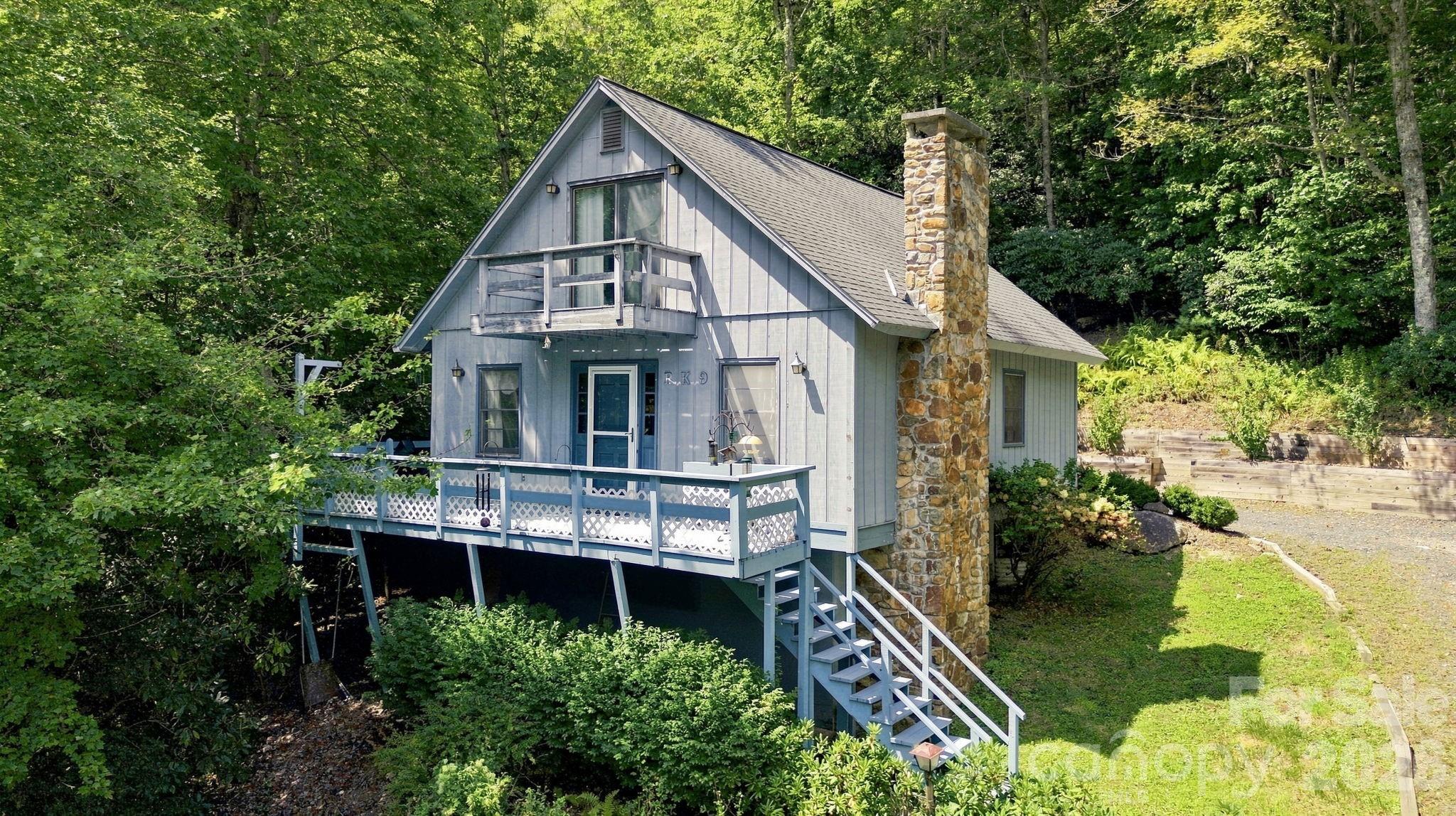 922 Goose Hollow Road