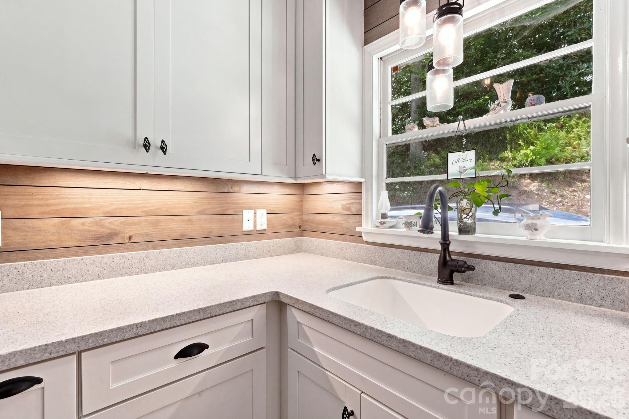 922 Goose Hollow Road Property Photo 12
