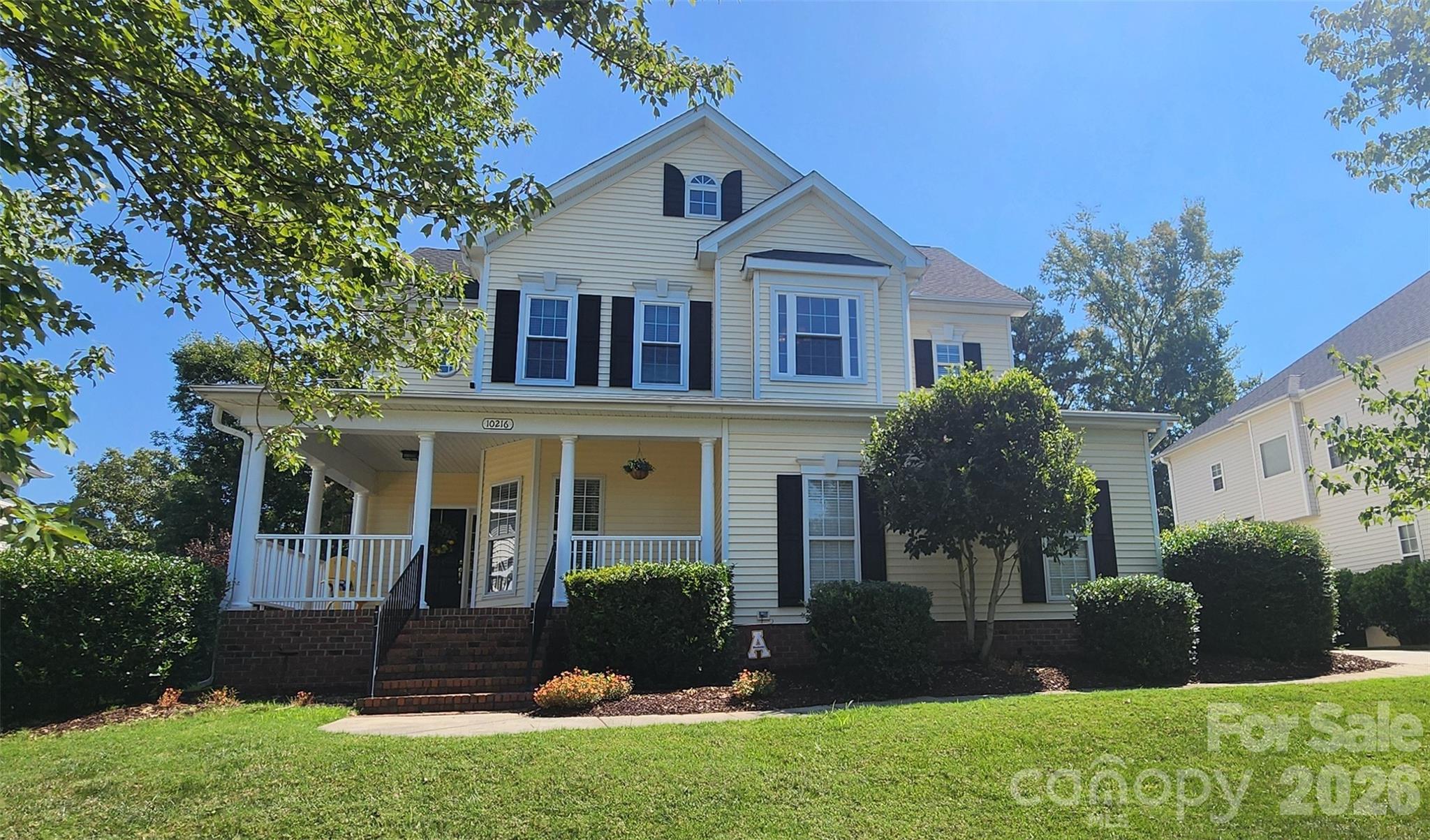 10216 Edgecliff Road Property Photo 1