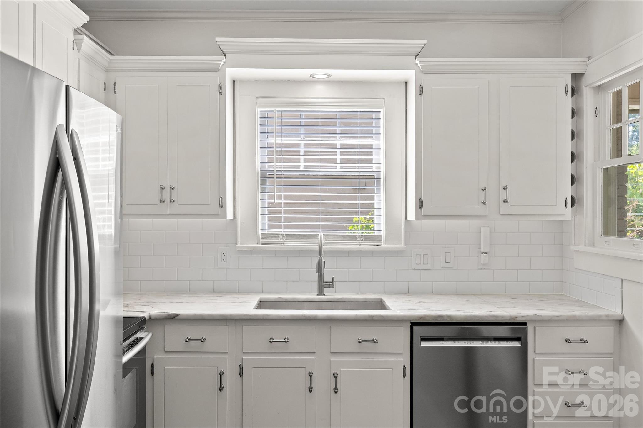2000 Beverly Drive Property Photo 18