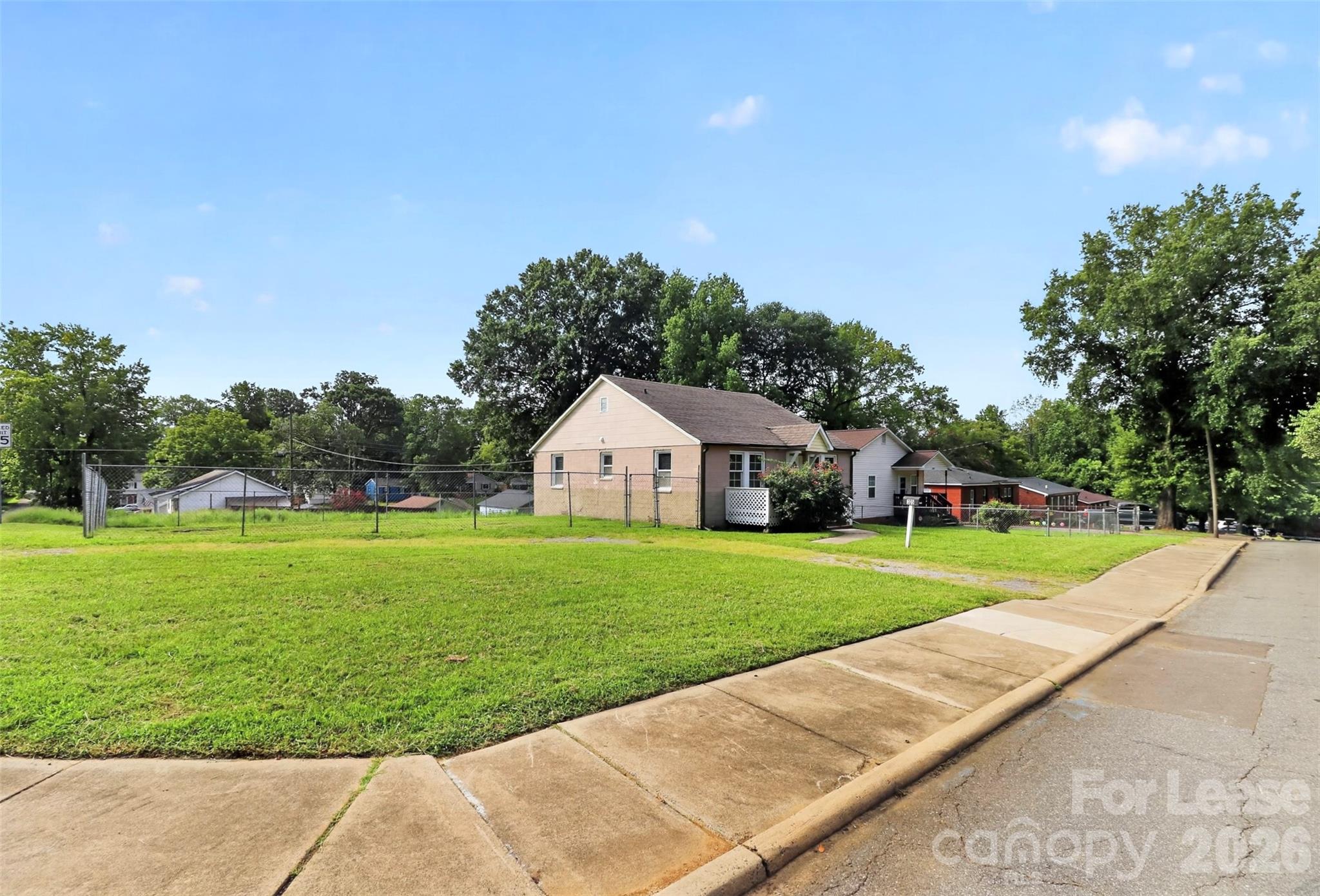 305 Lander Street Property Photo 3