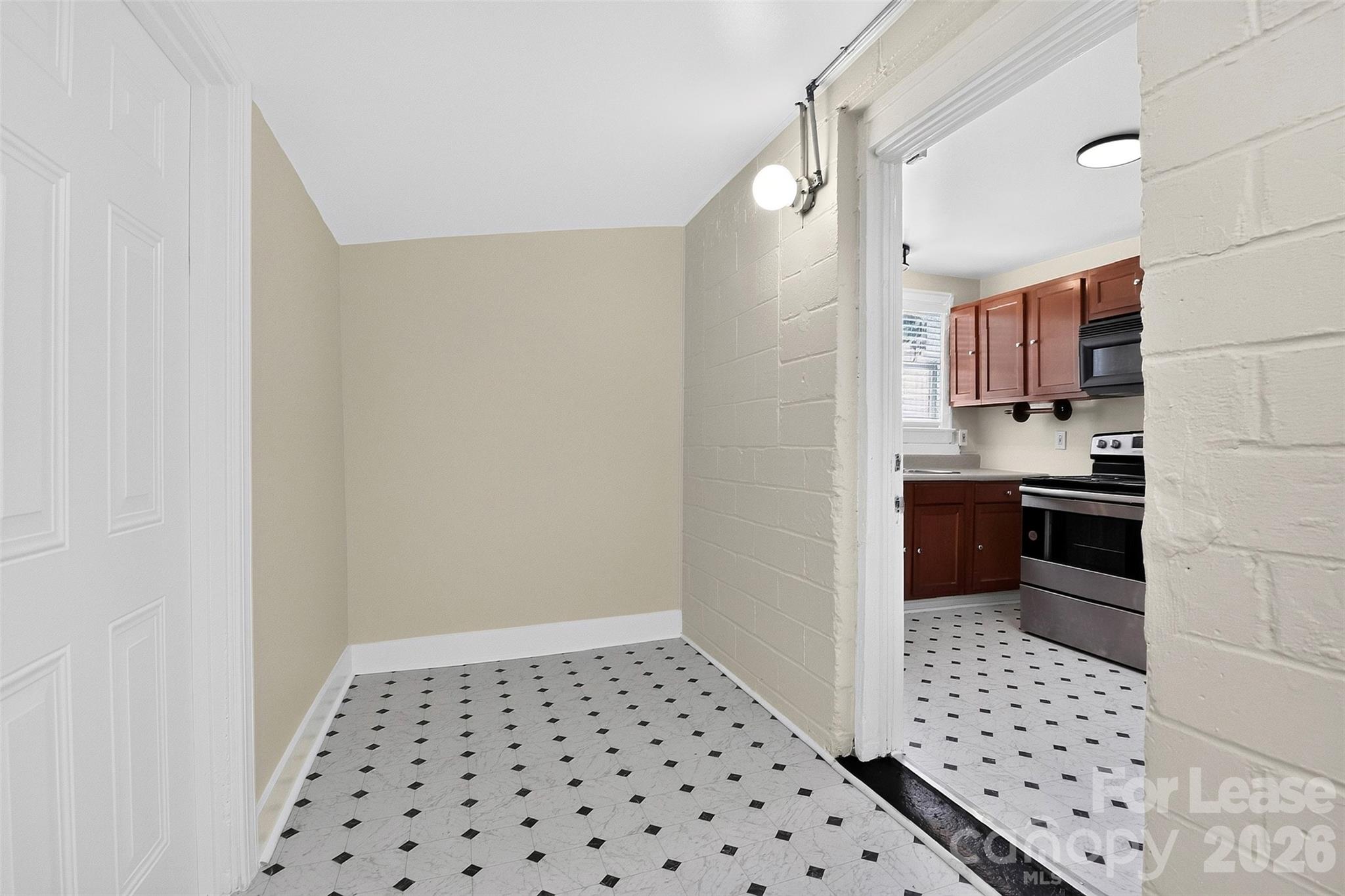 305 Lander Street Property Photo 16