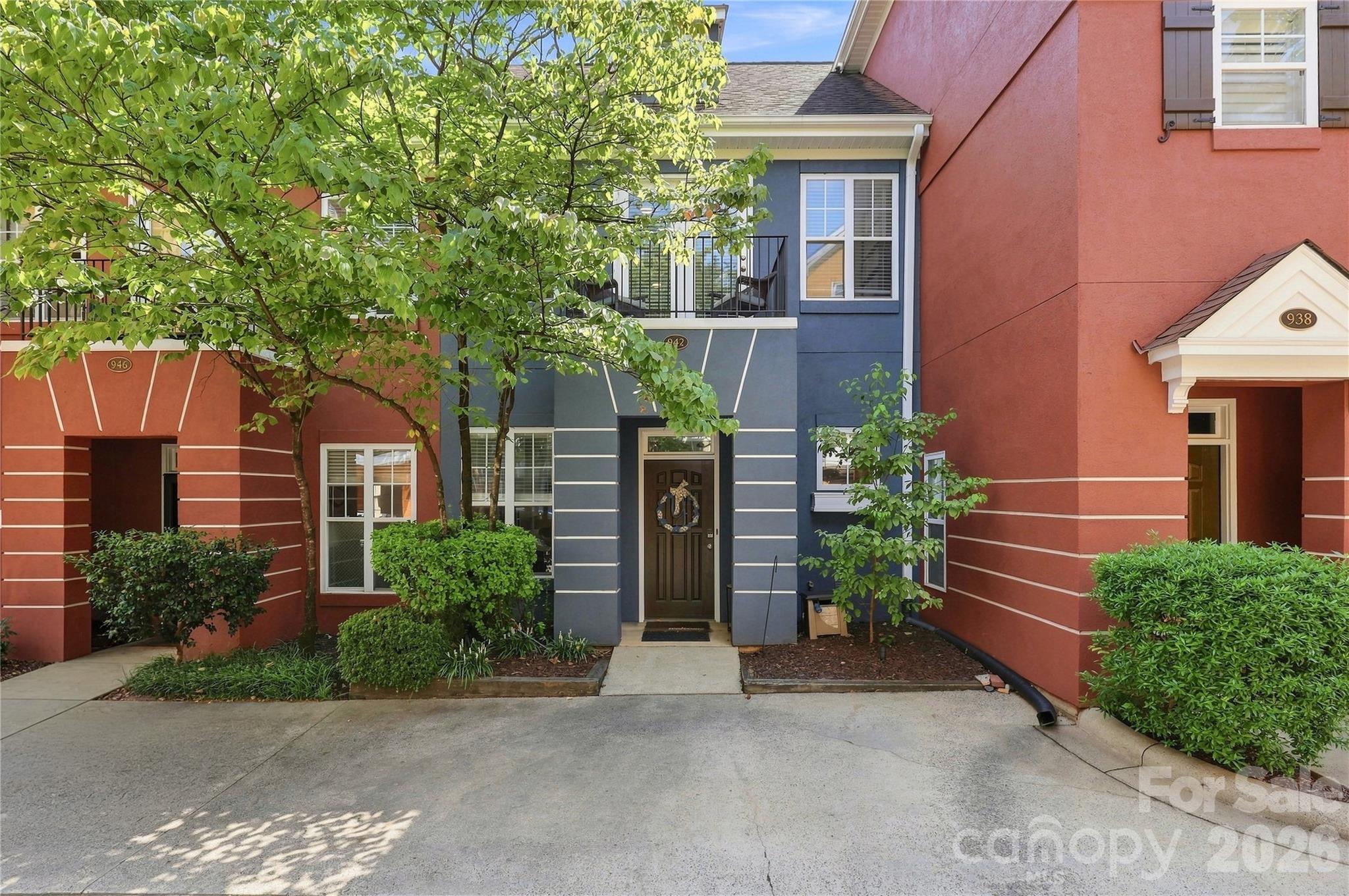 942 Hawthorne Bridge Court Property Photo 1