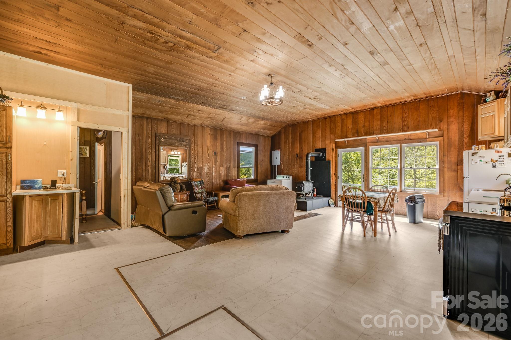 1712 Little Creek Road Property Photo 5