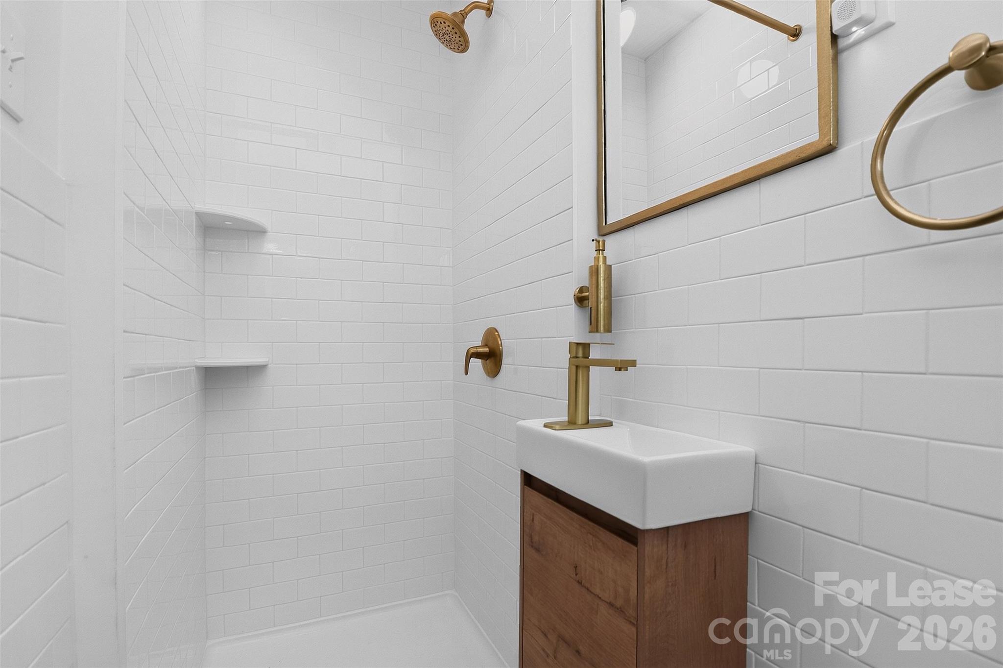 4920 Raymond Place Property Photo 13